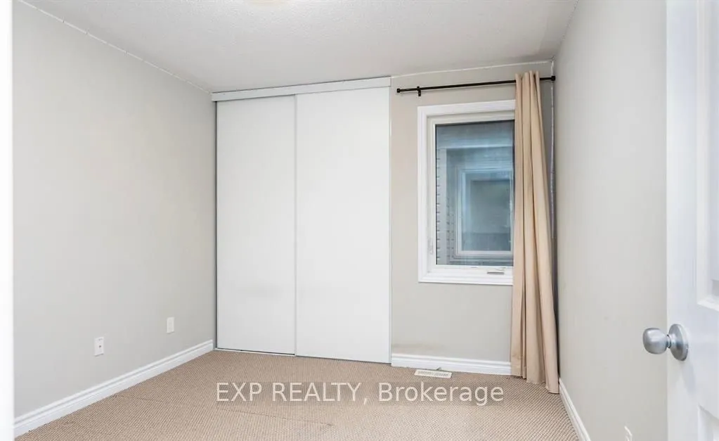 12 Knockaderry Crescent