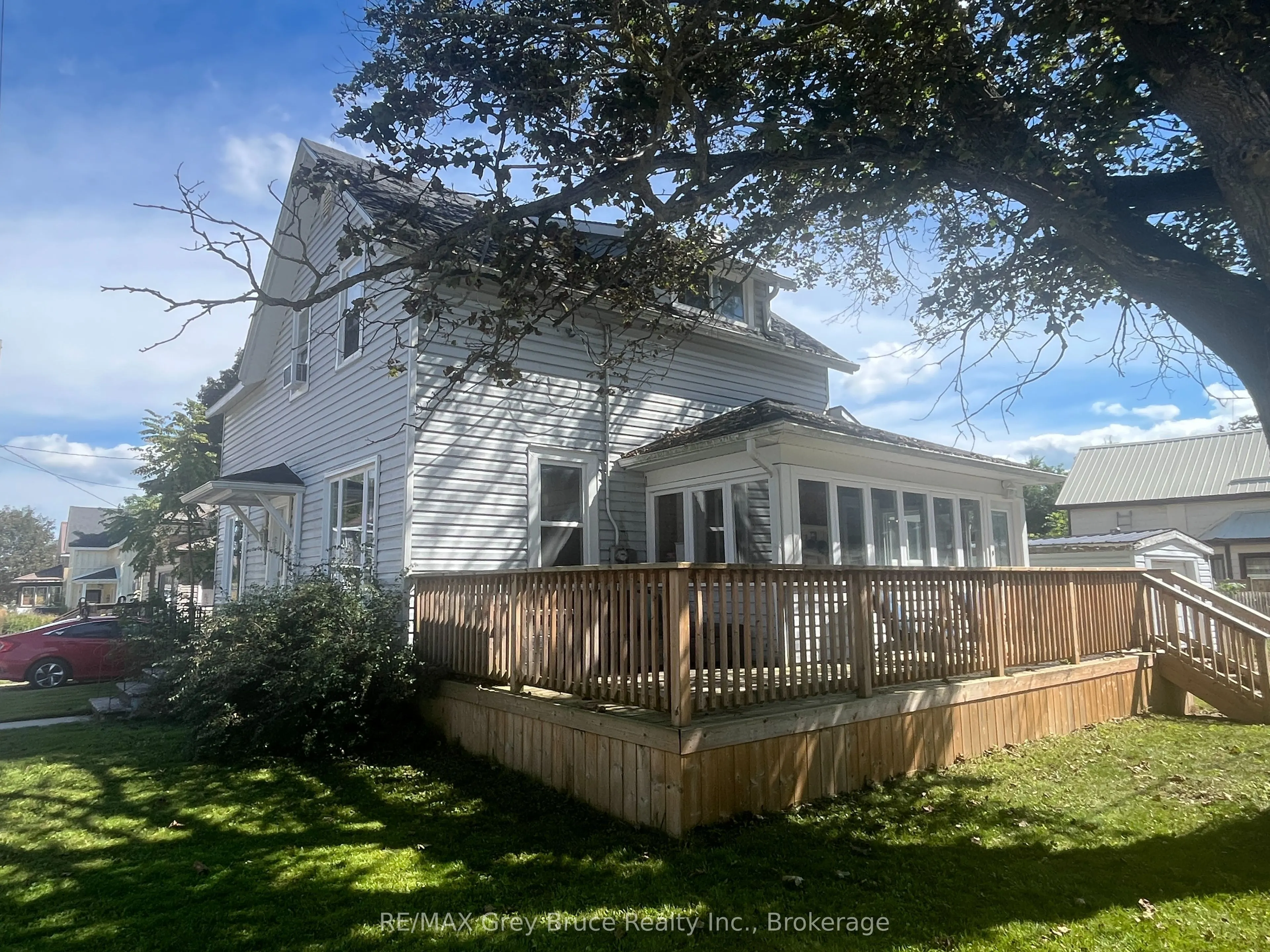 35 5th Street S
