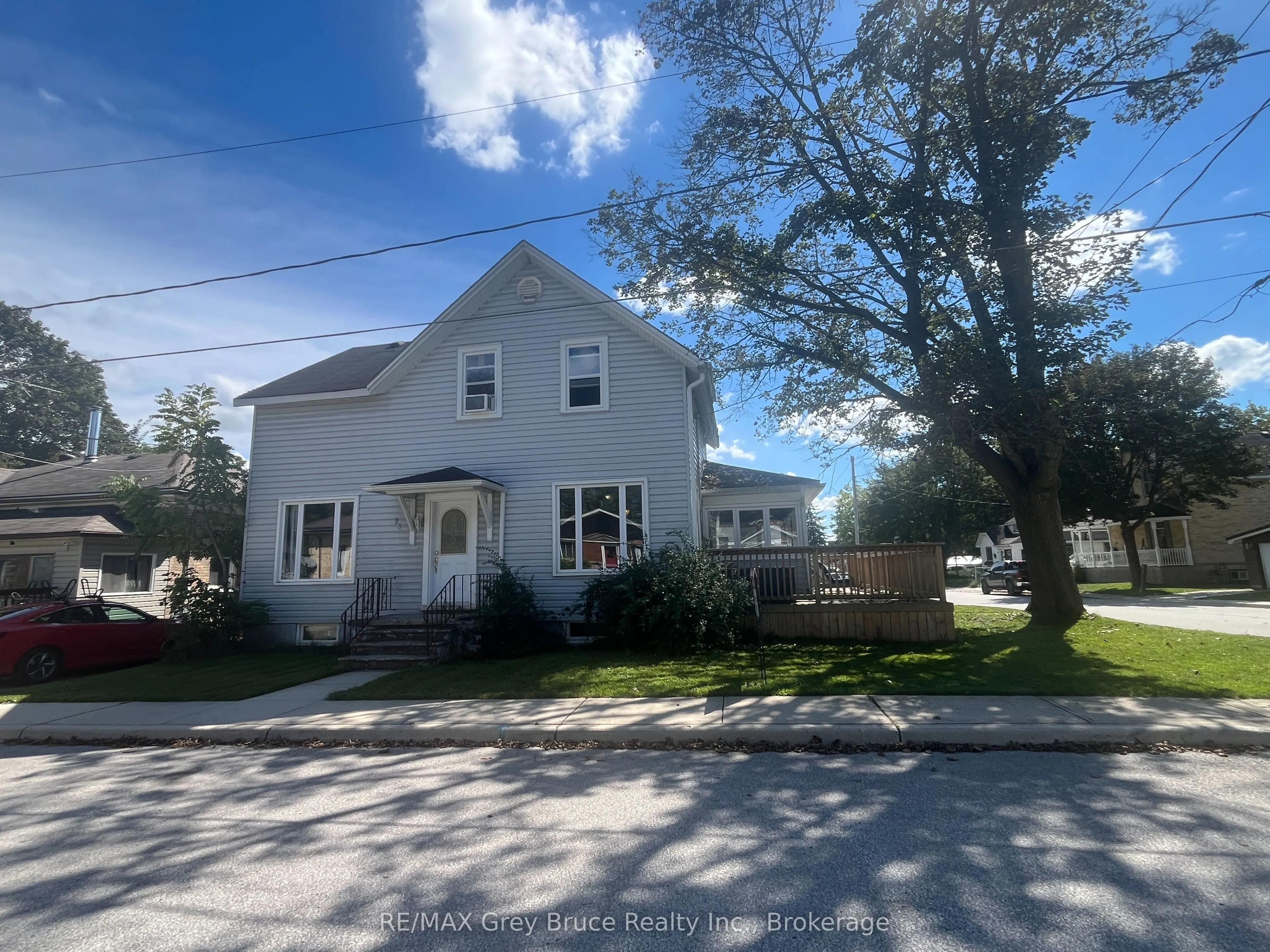 35 5th Street S
