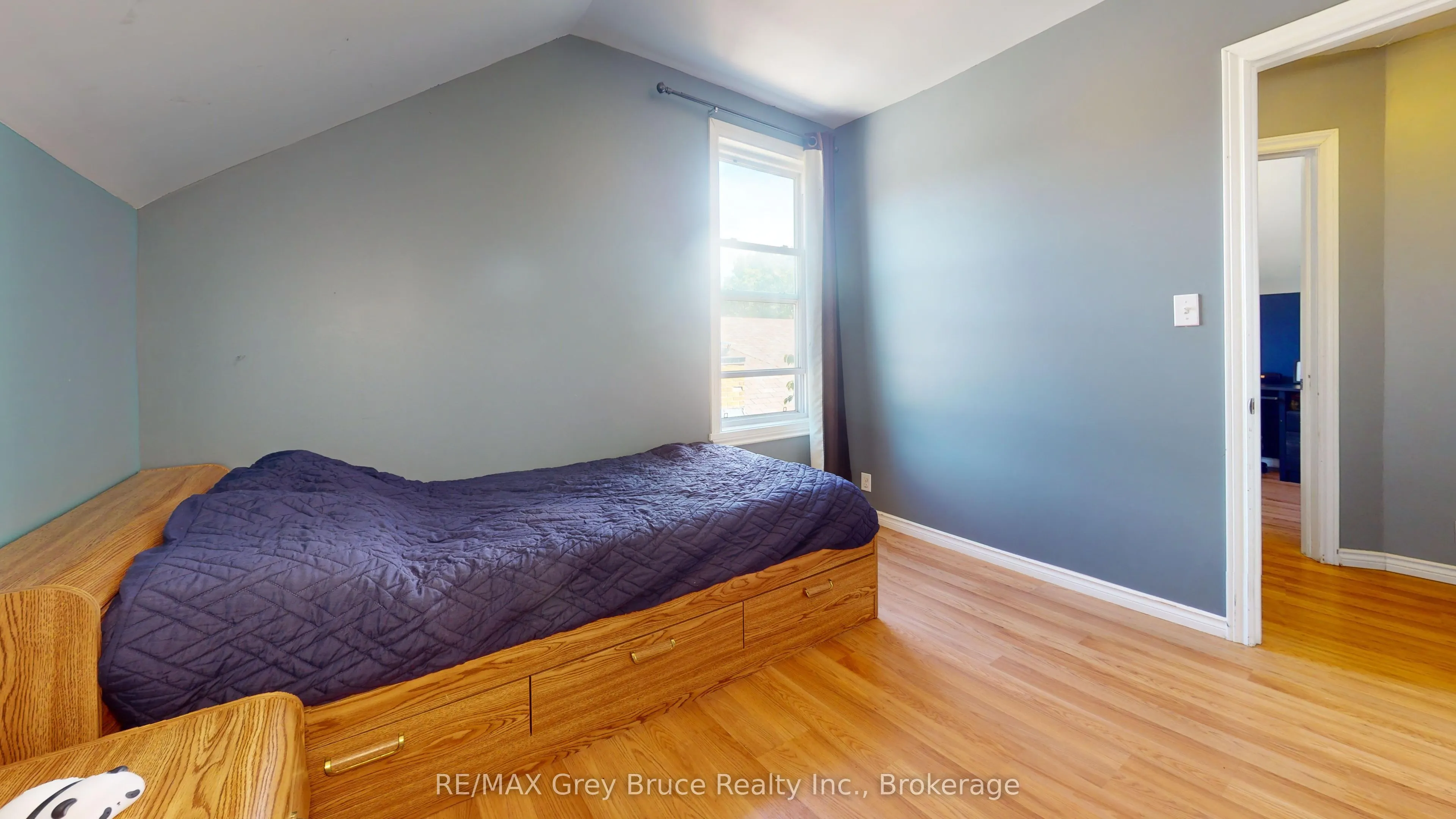 35 5th Street S