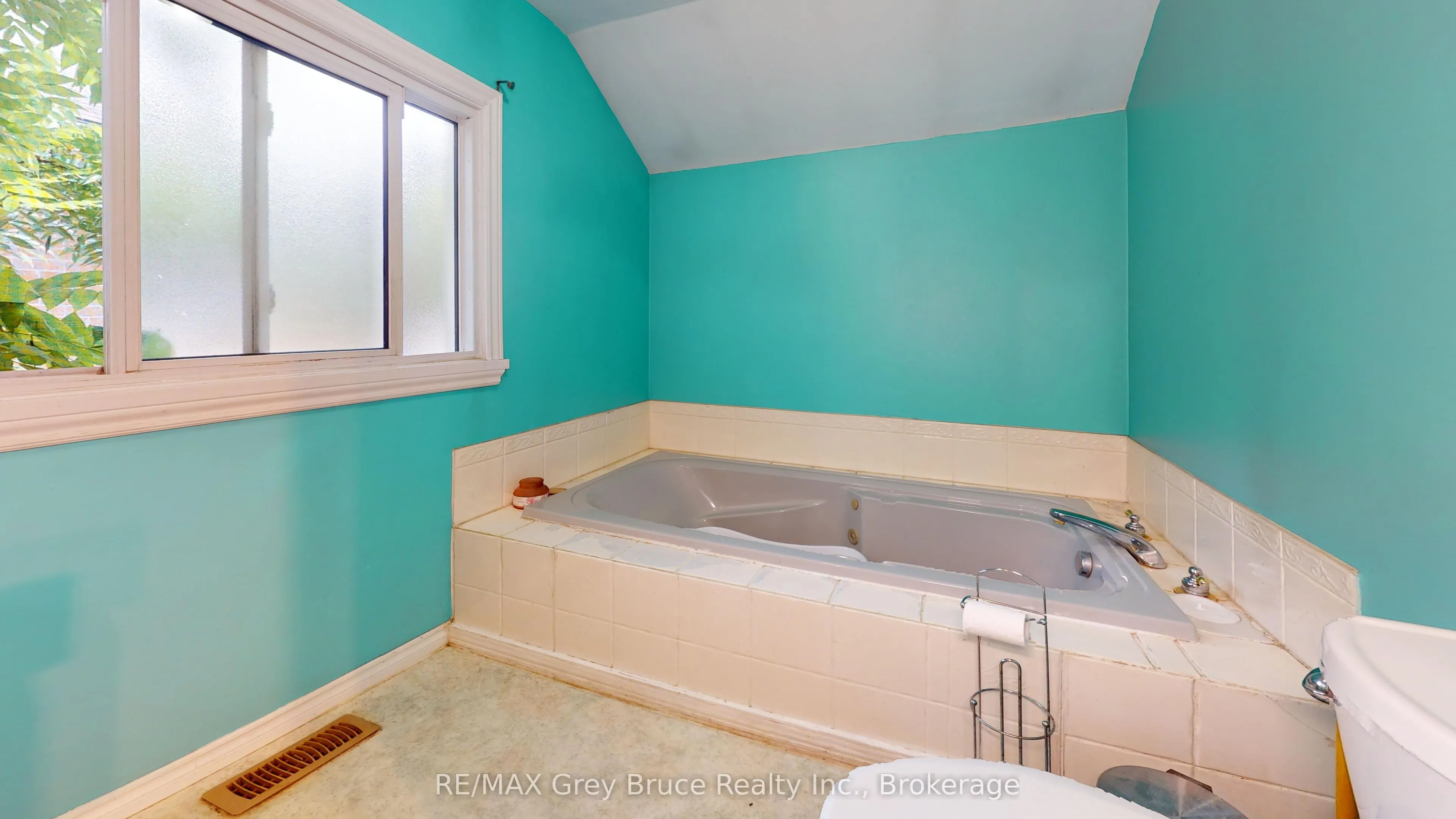 35 5th Street S