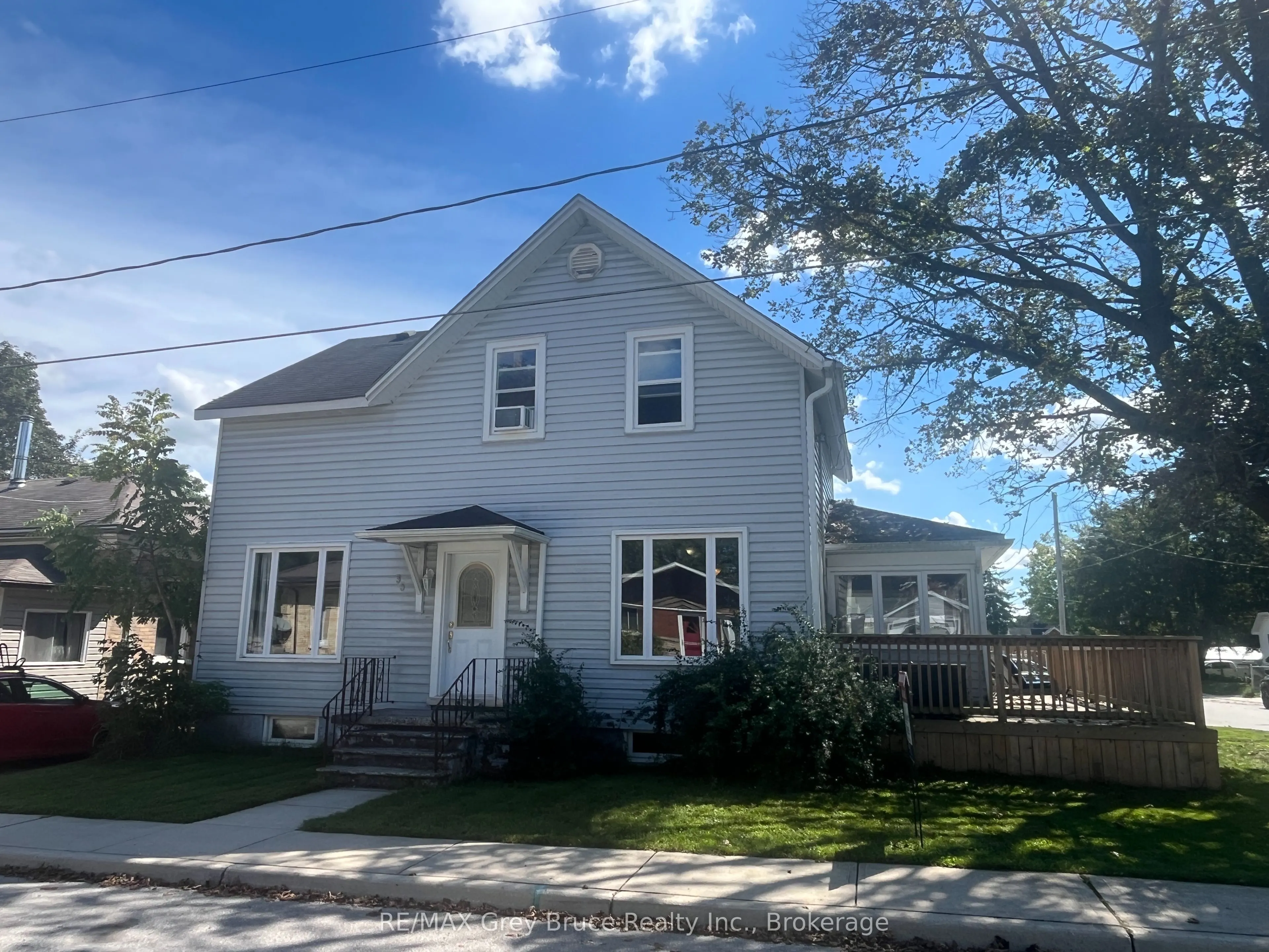 35 5th Street S