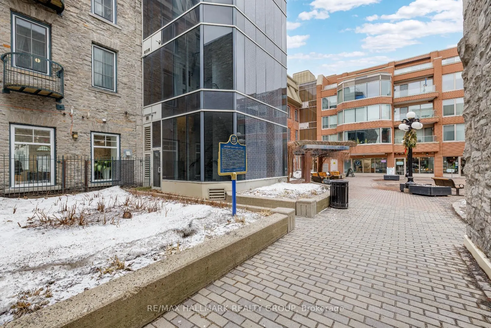 489 Sussex Drive #4