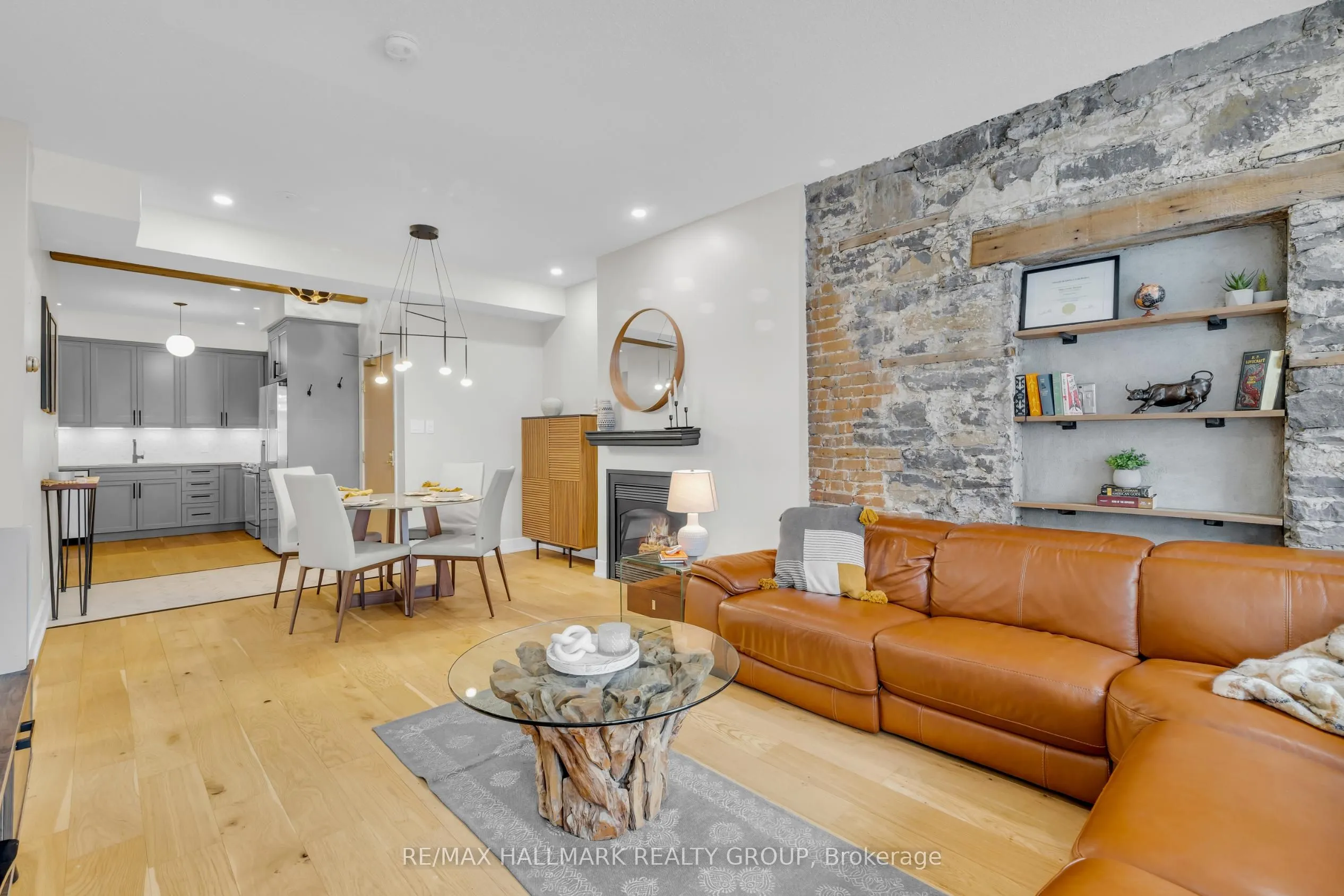 489 Sussex Drive #4