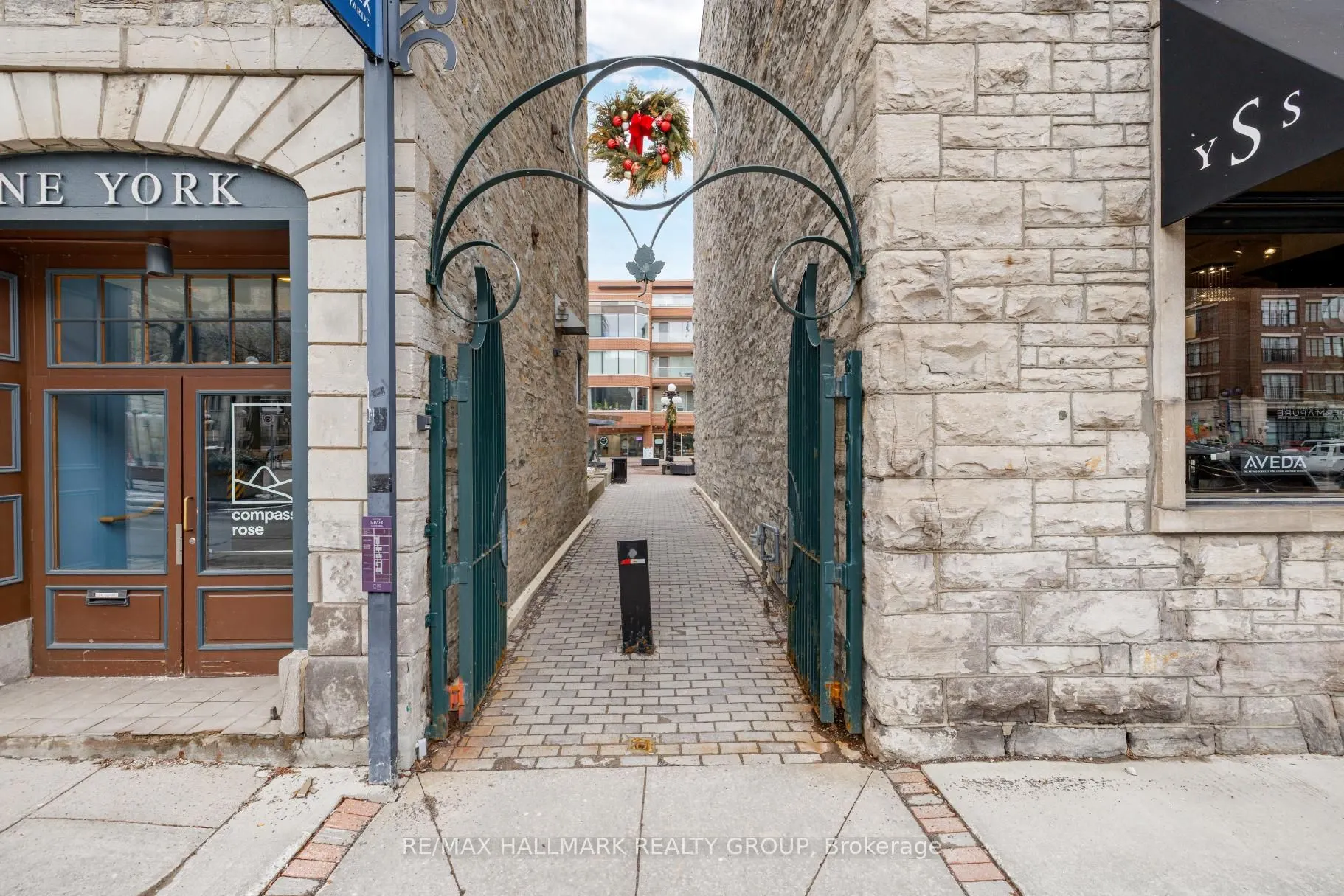 489 Sussex Drive #4