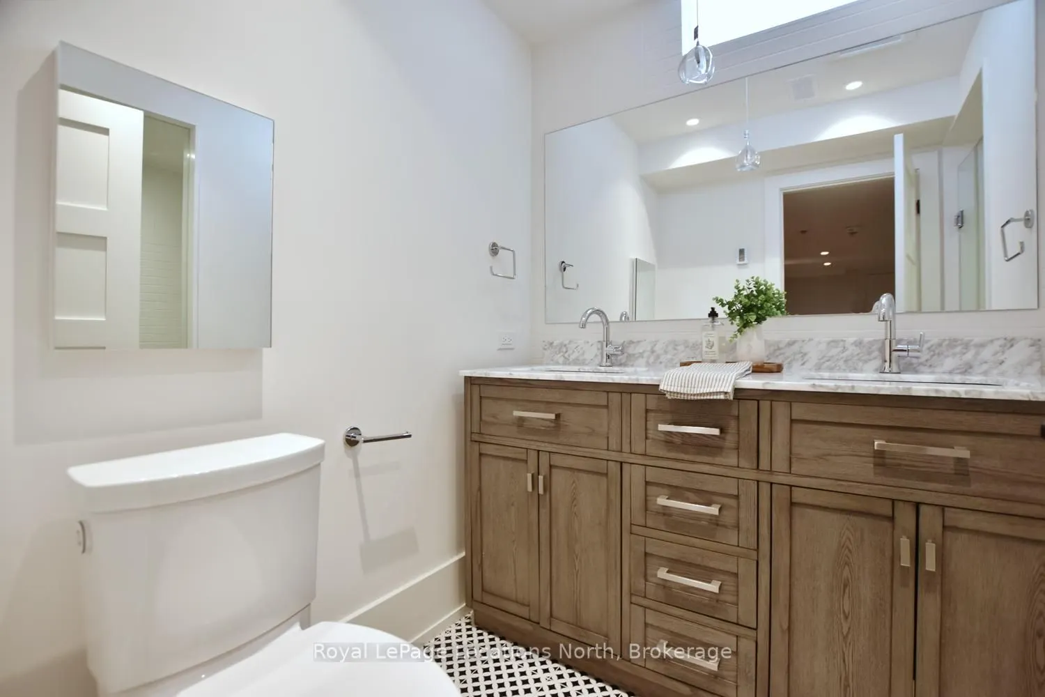277 JOZO WEIDER Boulevard #902