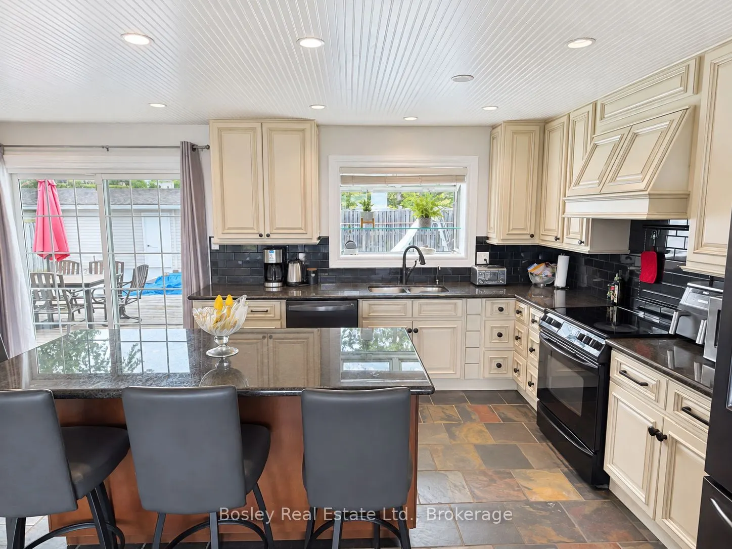 357190 The Blue Mountain Meaford Townline