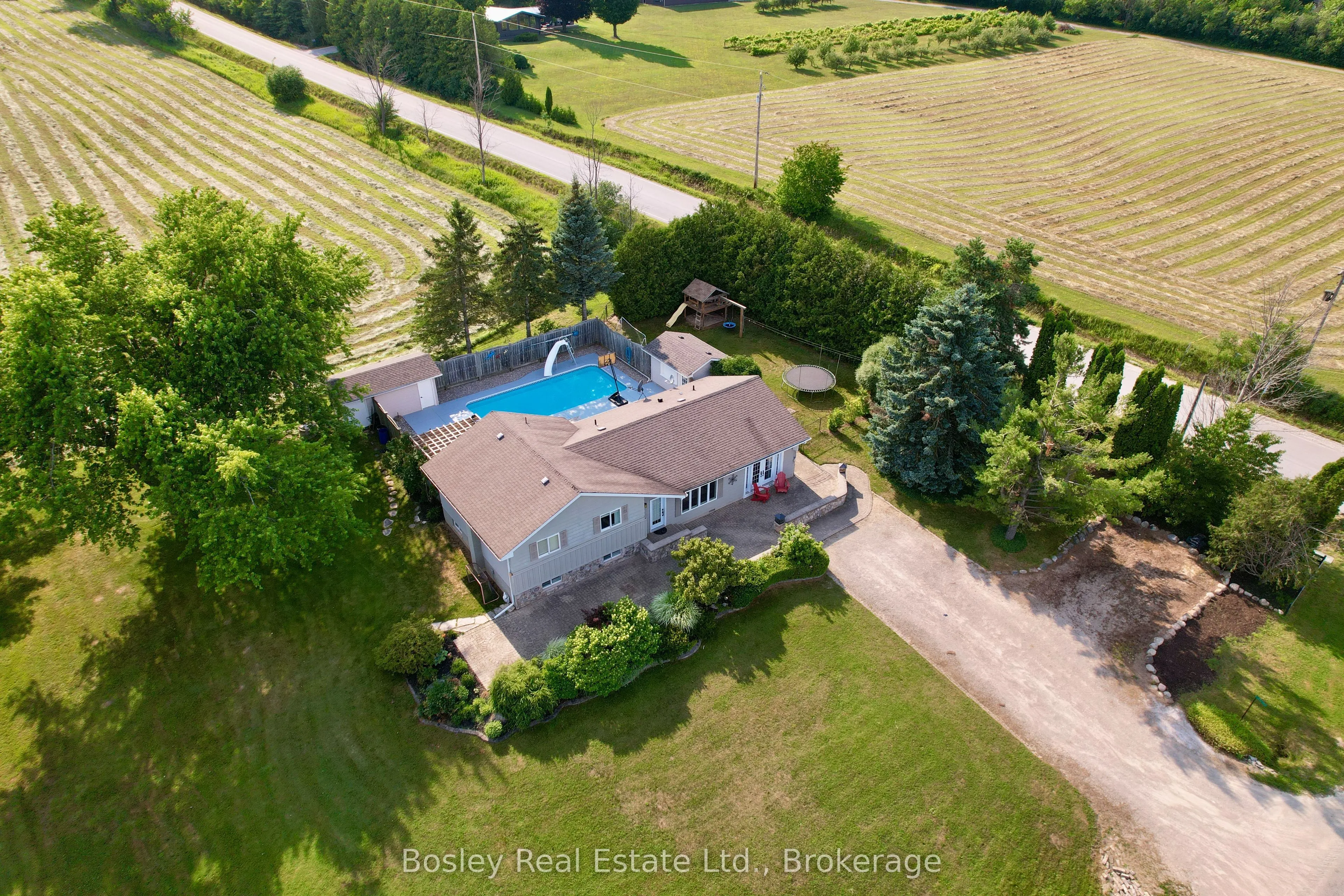 357190 The Blue Mountain Meaford Townline