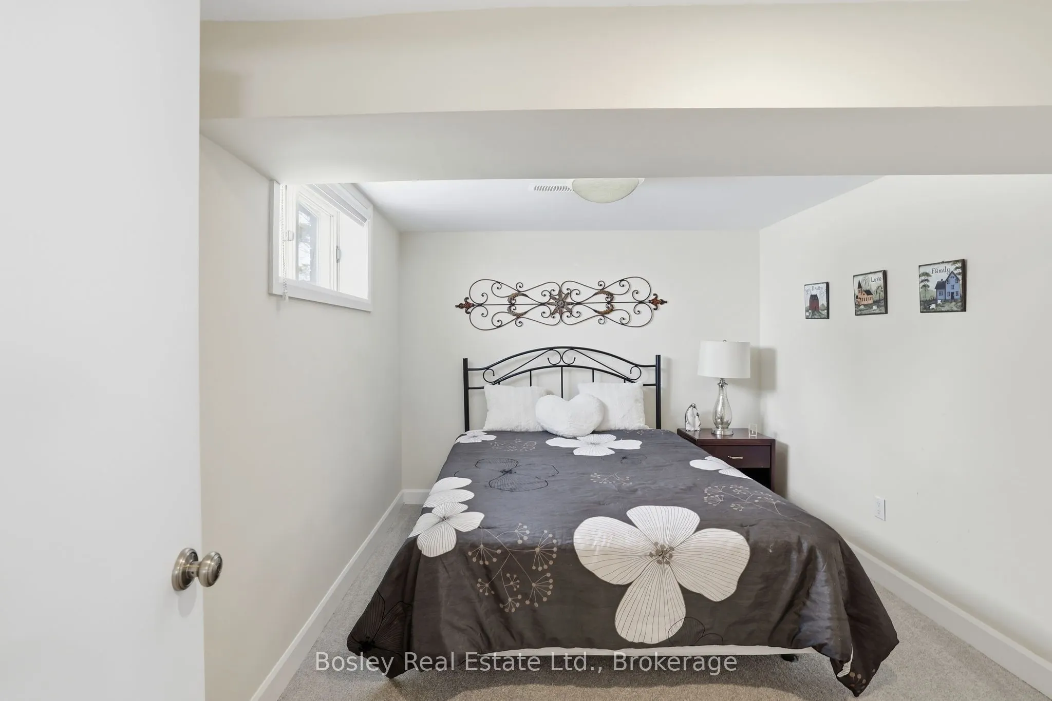357190 The Blue Mountain Meaford Townline
