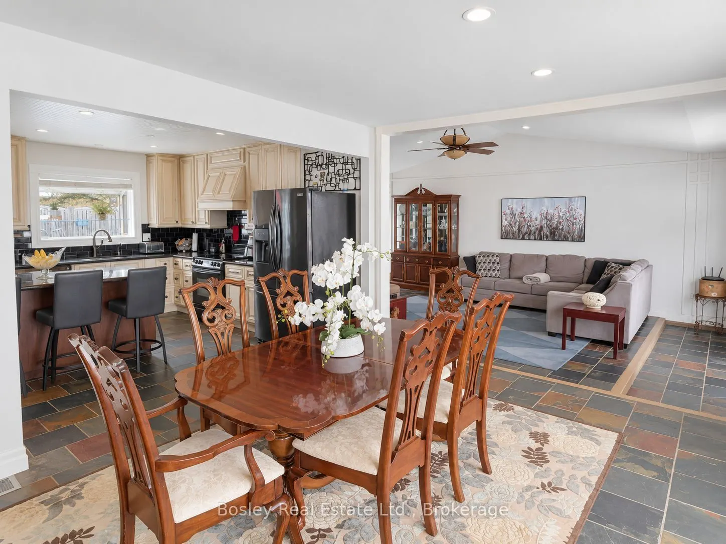 357190 The Blue Mountain Meaford Townline