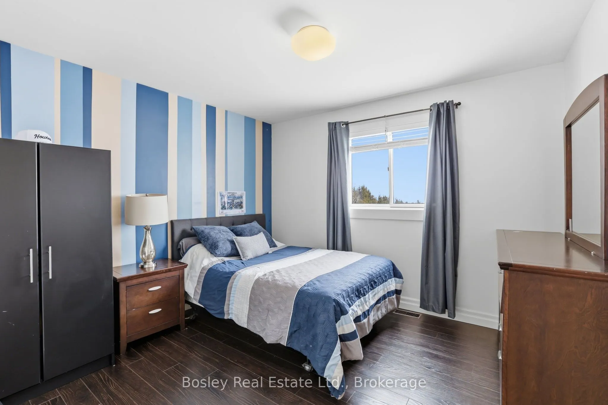 357190 The Blue Mountain Meaford Townline