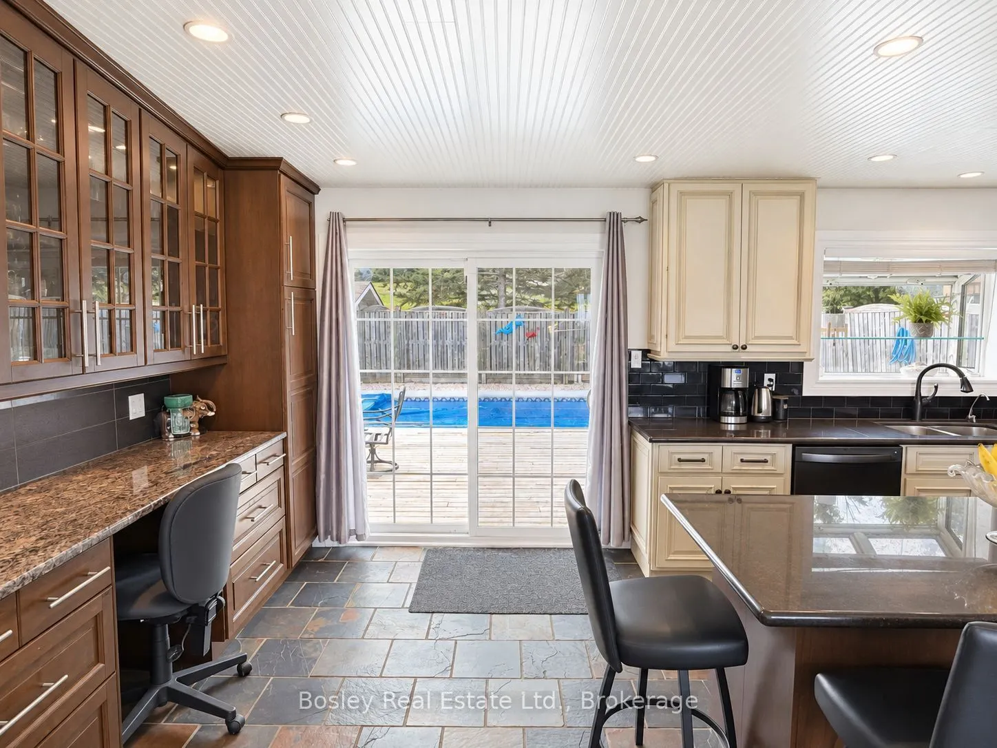357190 The Blue Mountain Meaford Townline