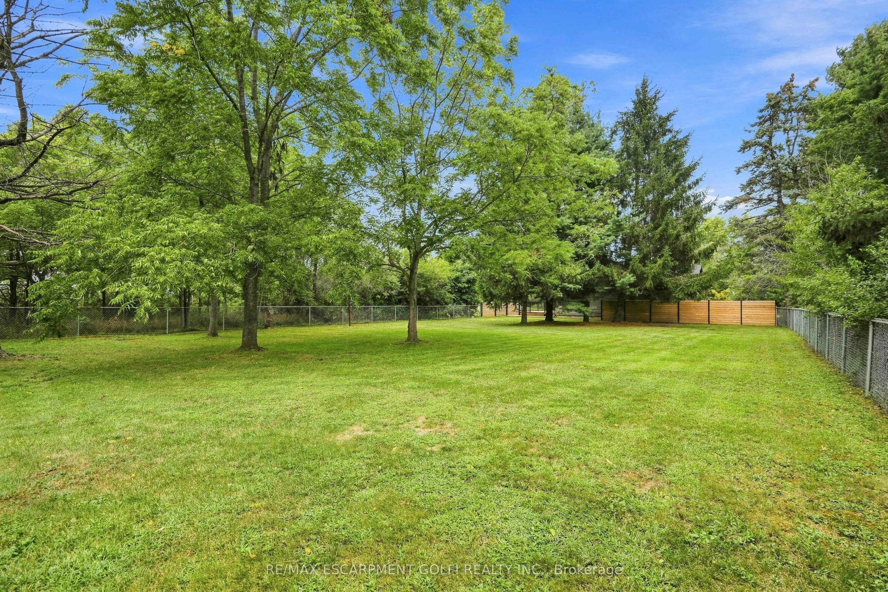 617 Chapin Parkway