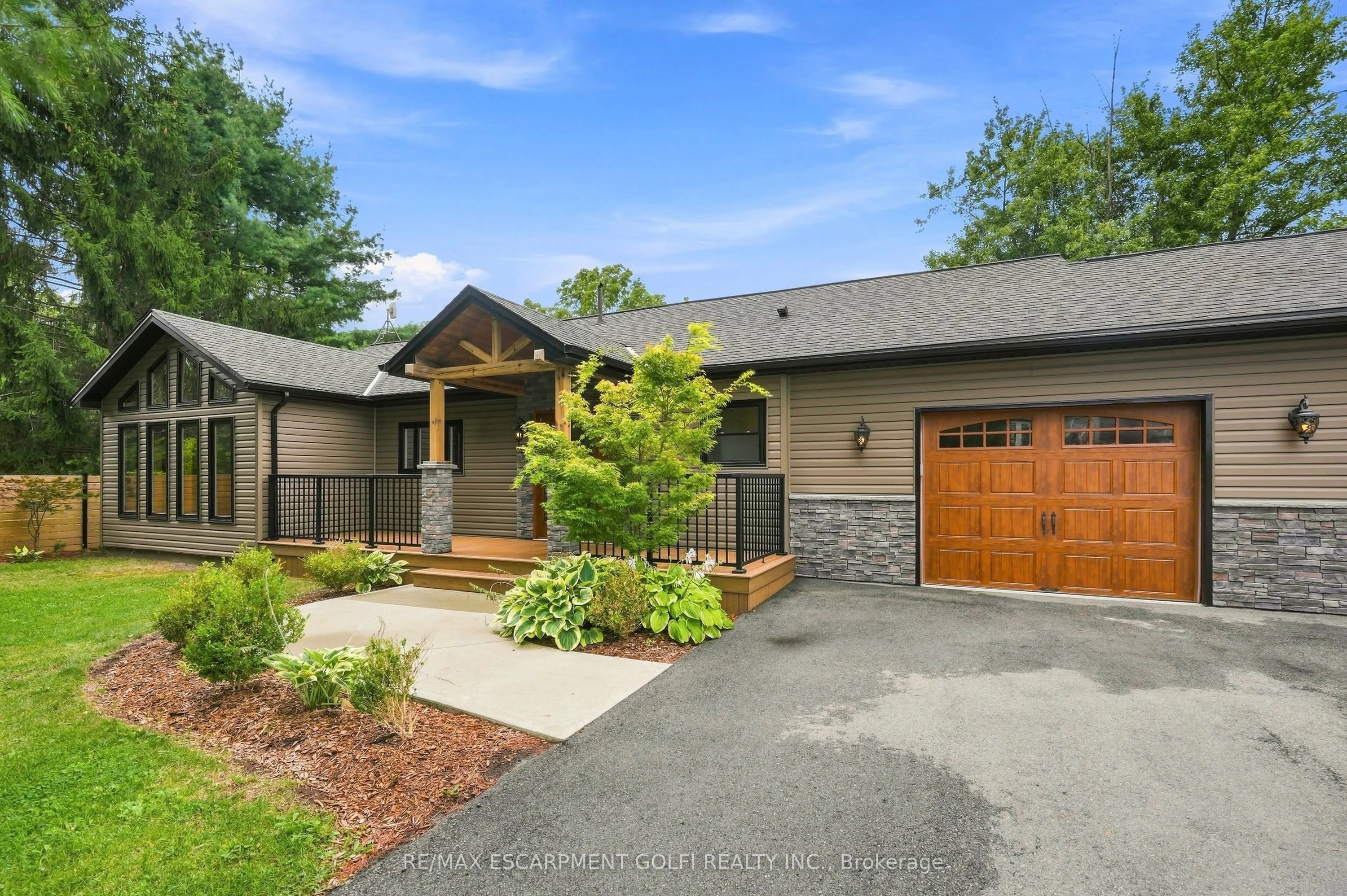 617 Chapin Parkway