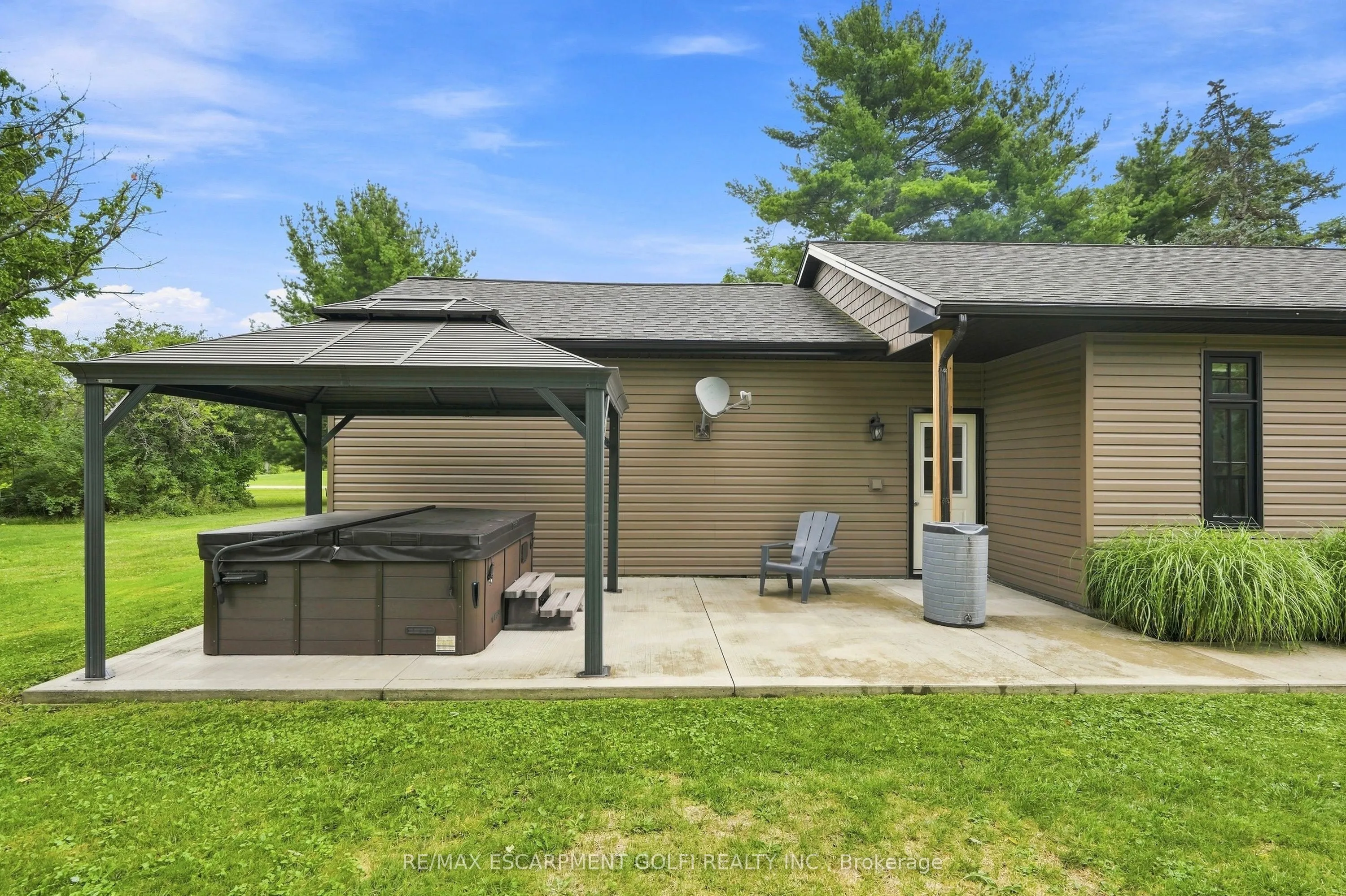 617 Chapin Parkway