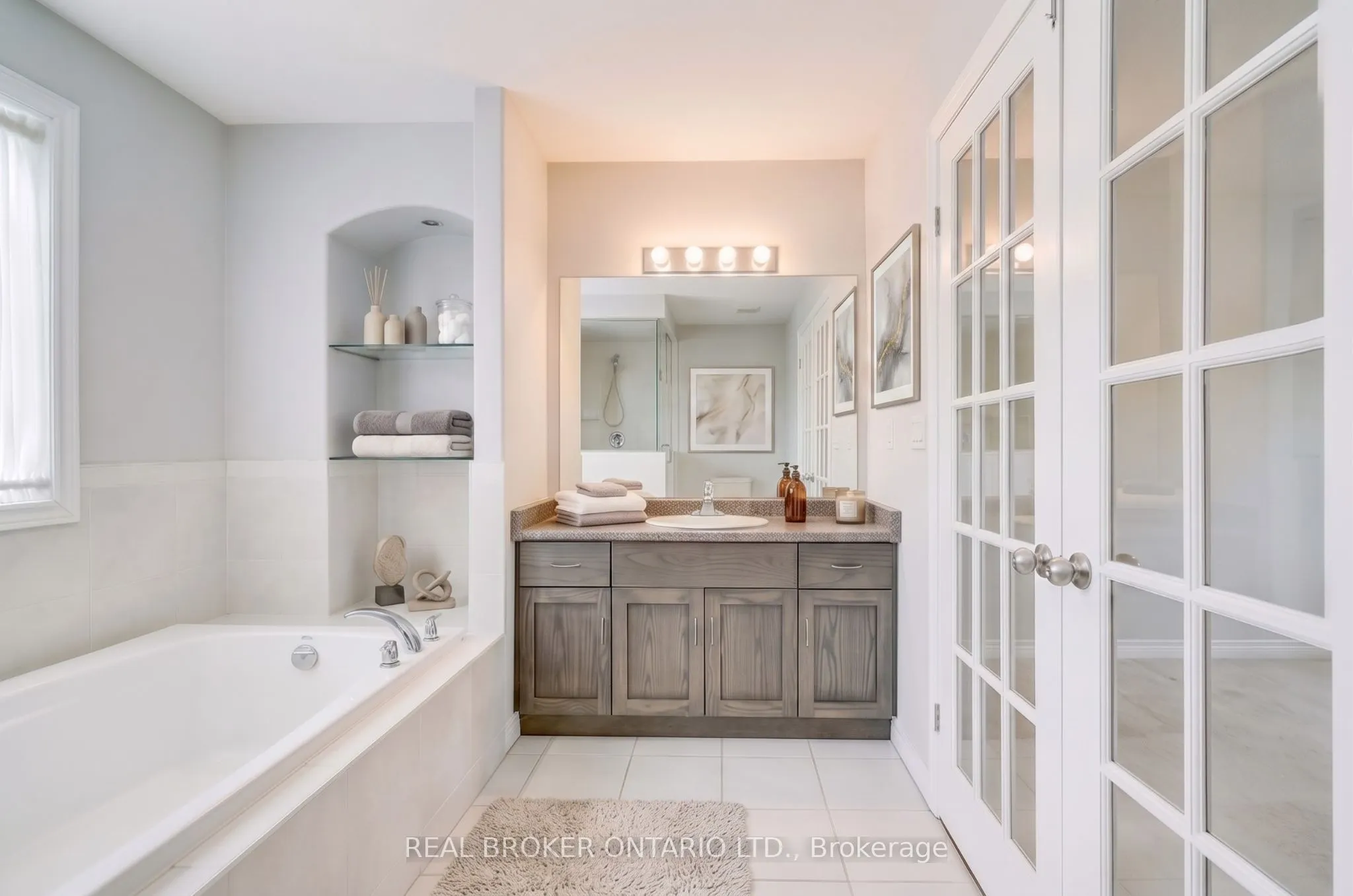 5 Liddycoat Lane #16