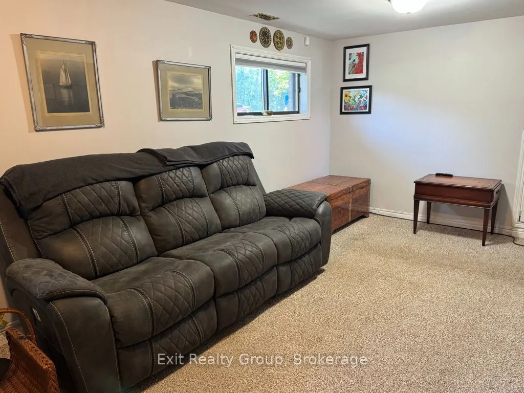 29 Chatterton Valley Crescent