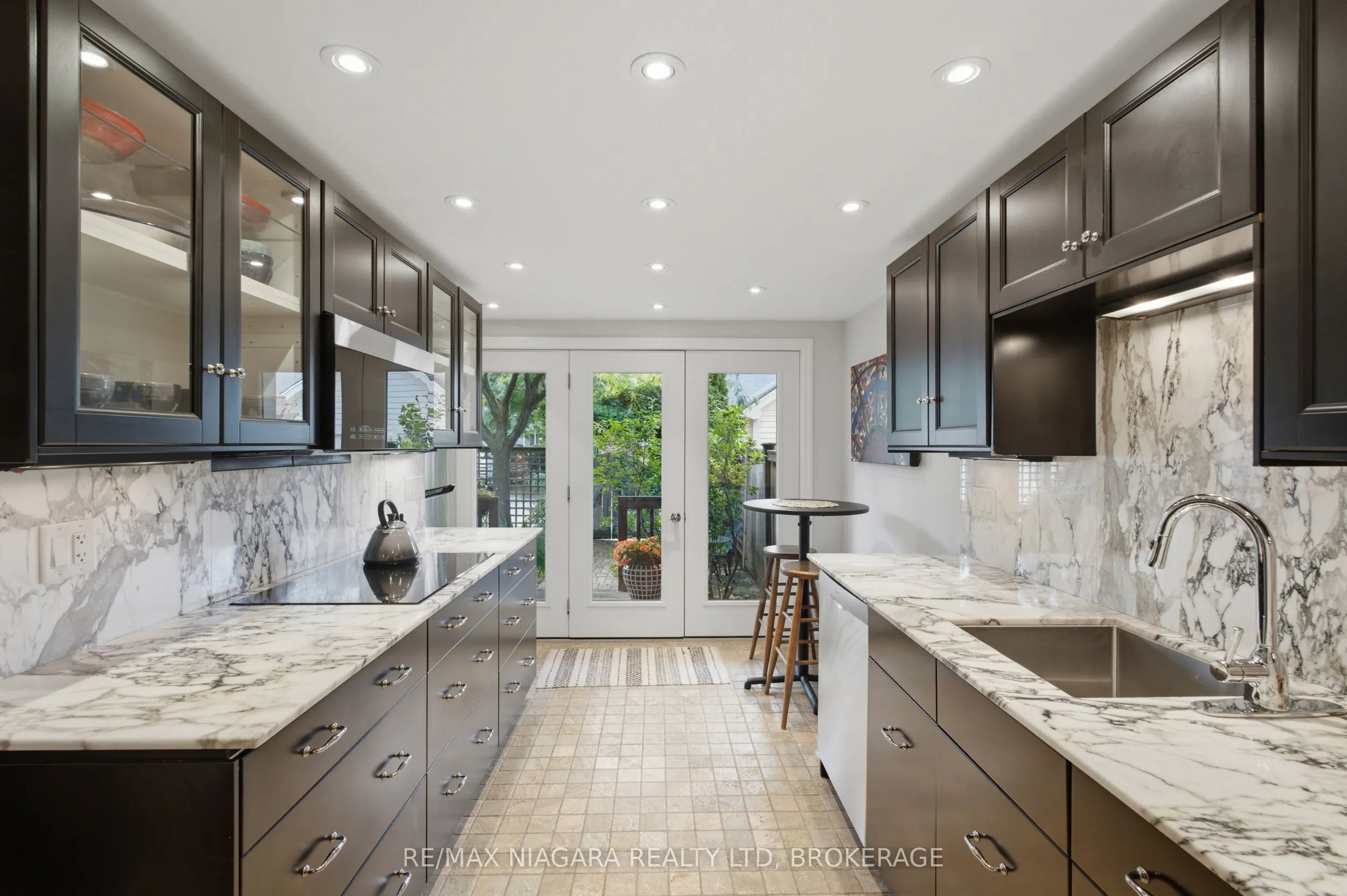 25 BALMORAL Drive