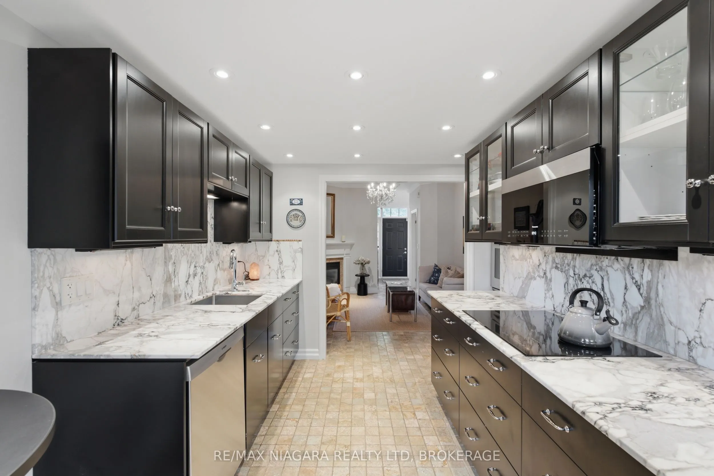 25 BALMORAL Drive