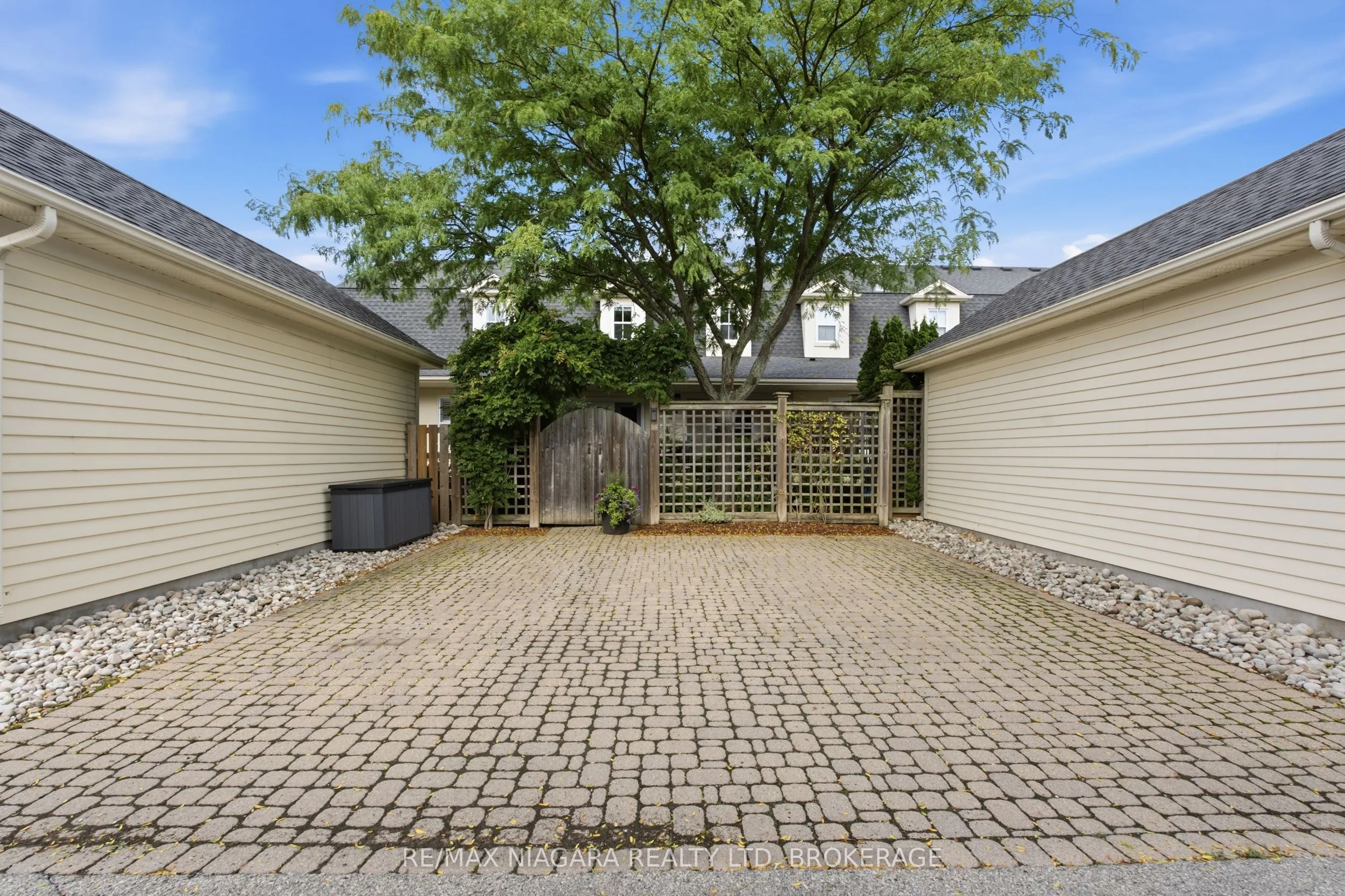 25 BALMORAL Drive