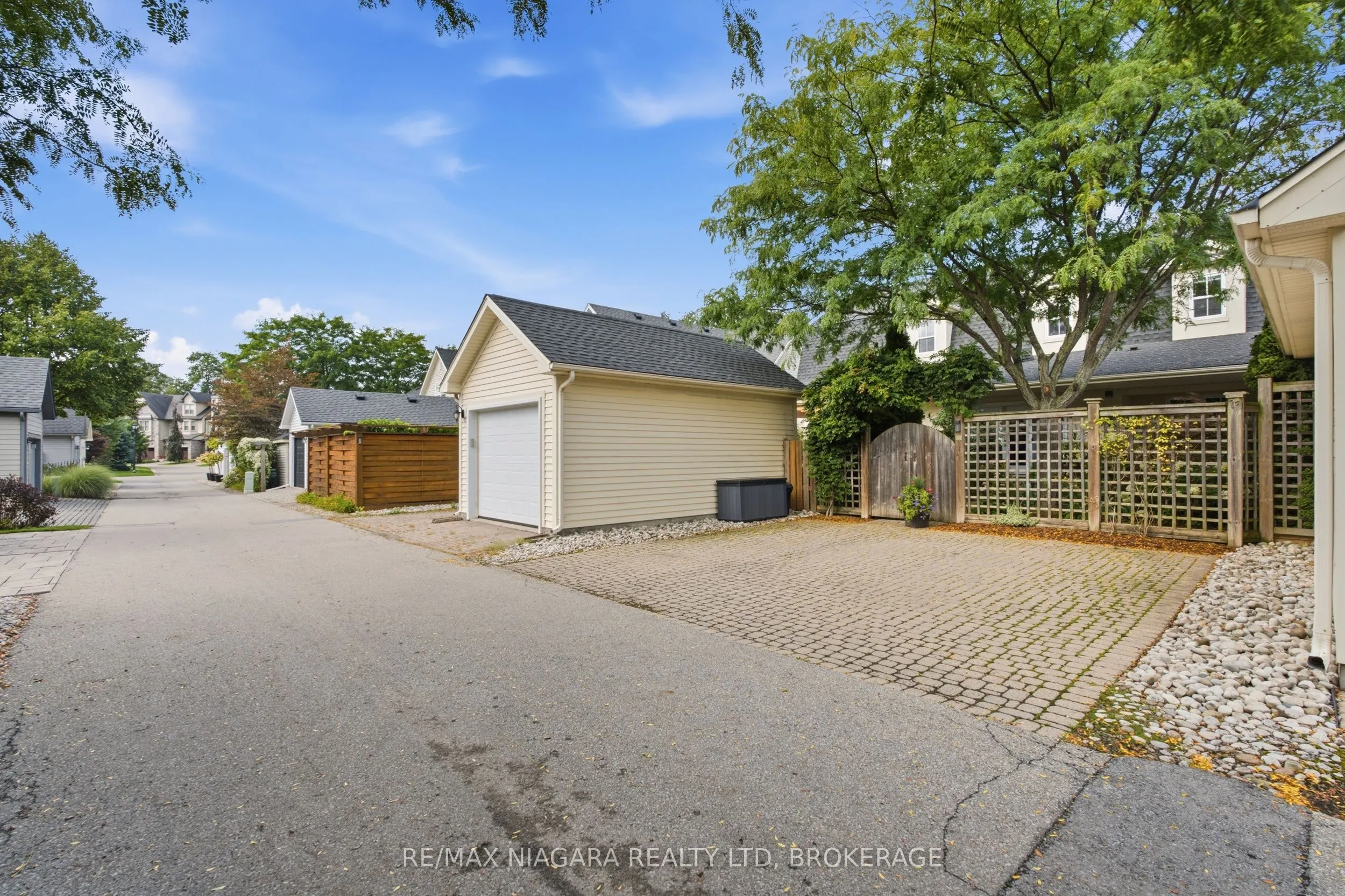 25 BALMORAL Drive