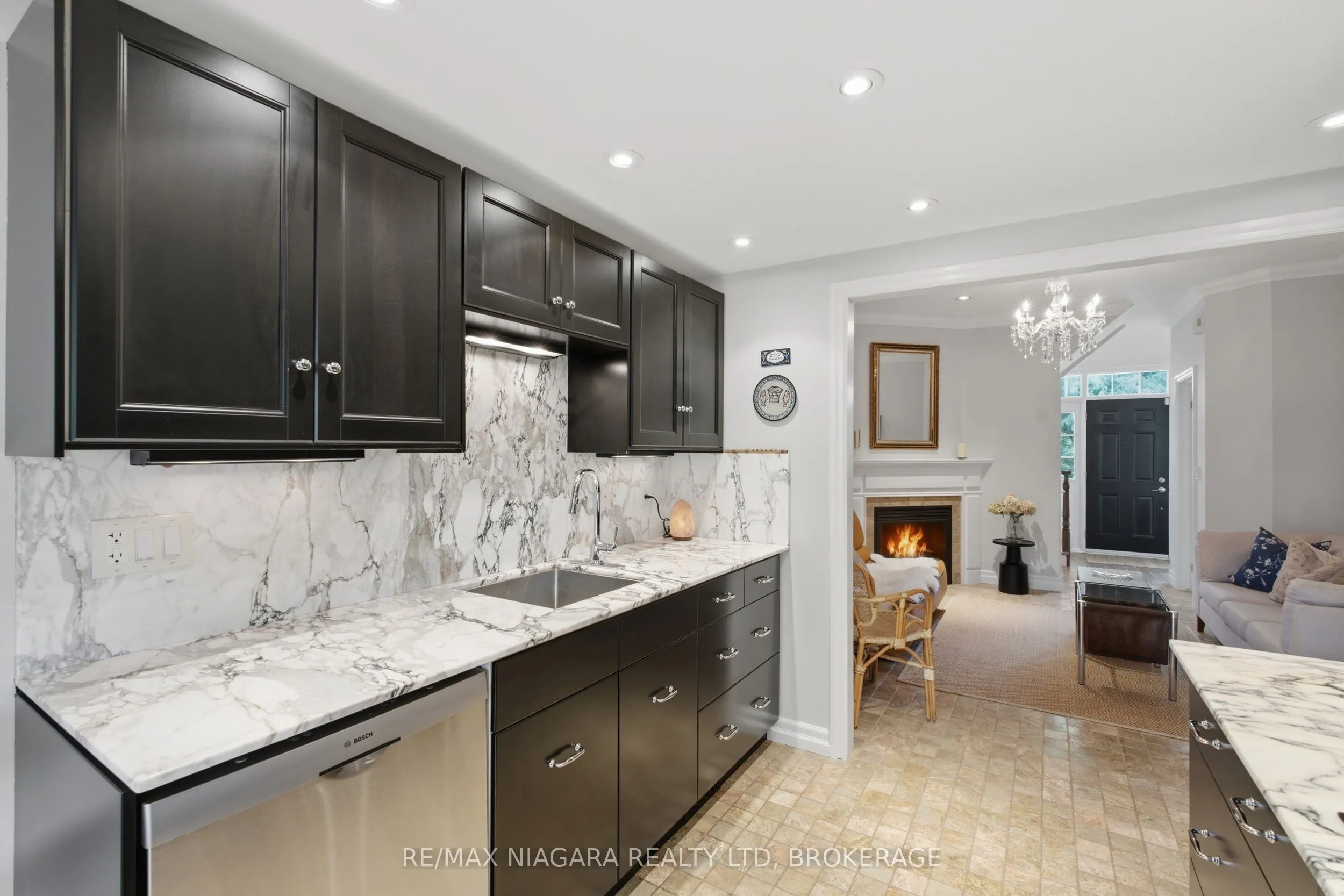 25 BALMORAL Drive
