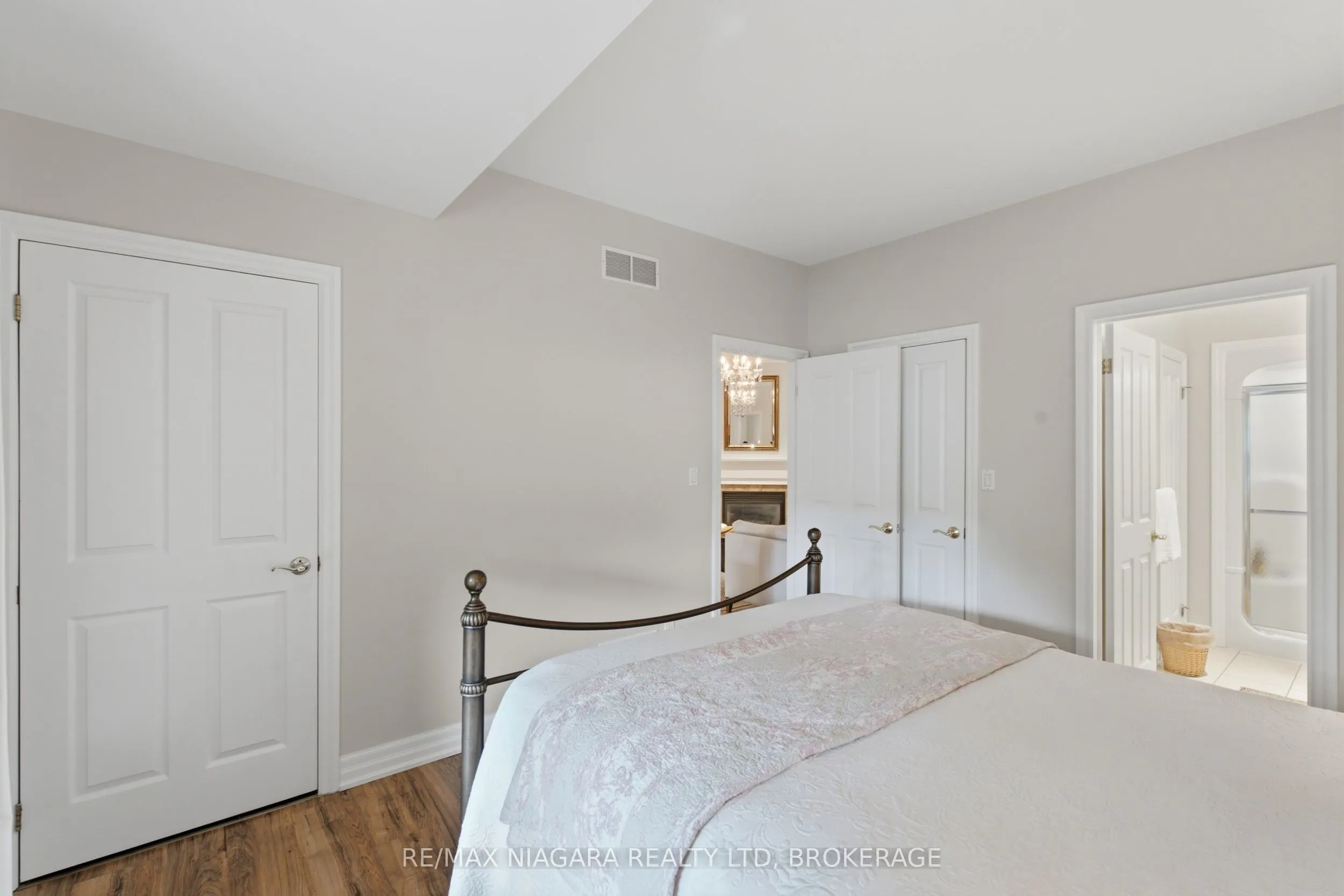 25 BALMORAL Drive