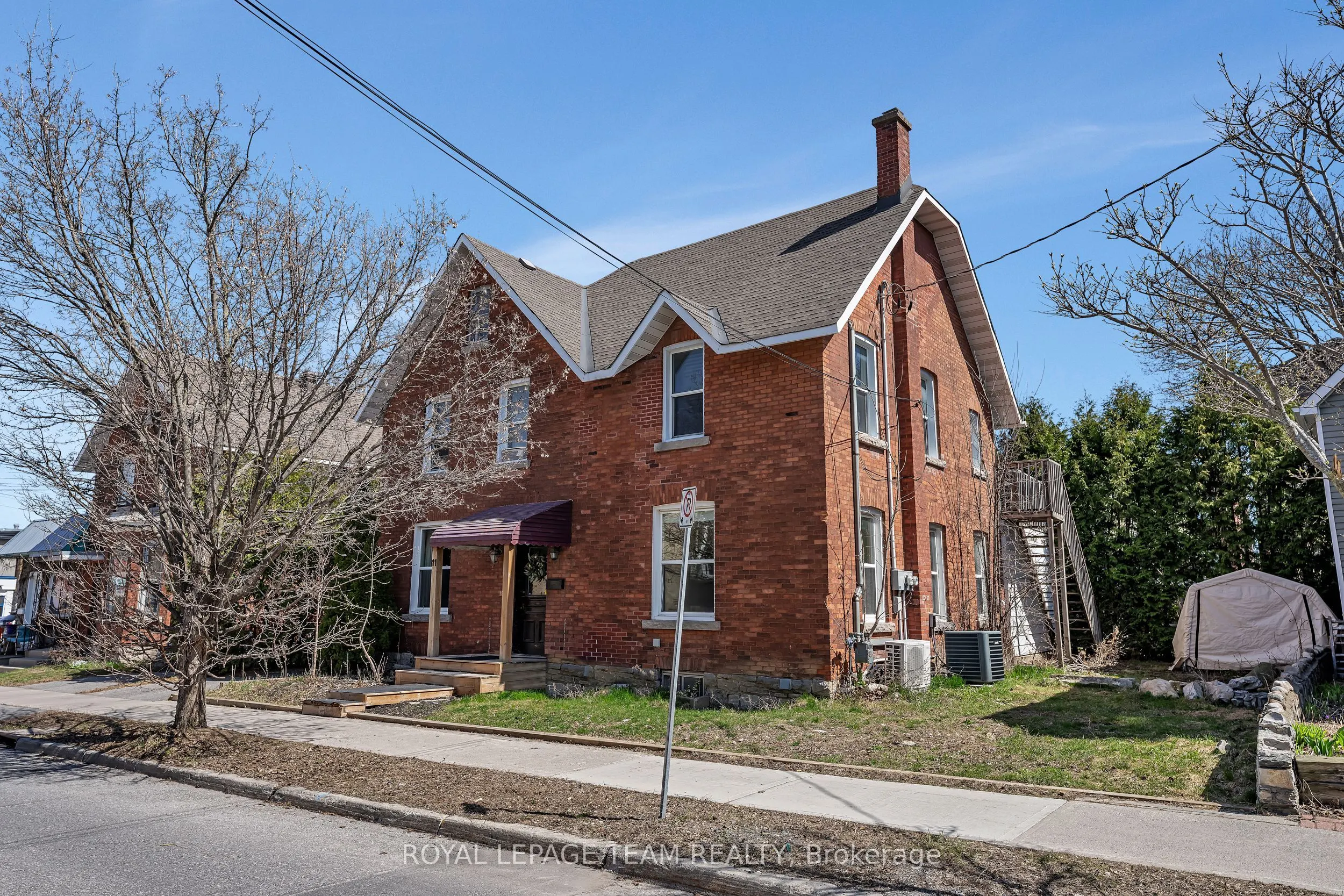 11 Sherbrooke Avenue
