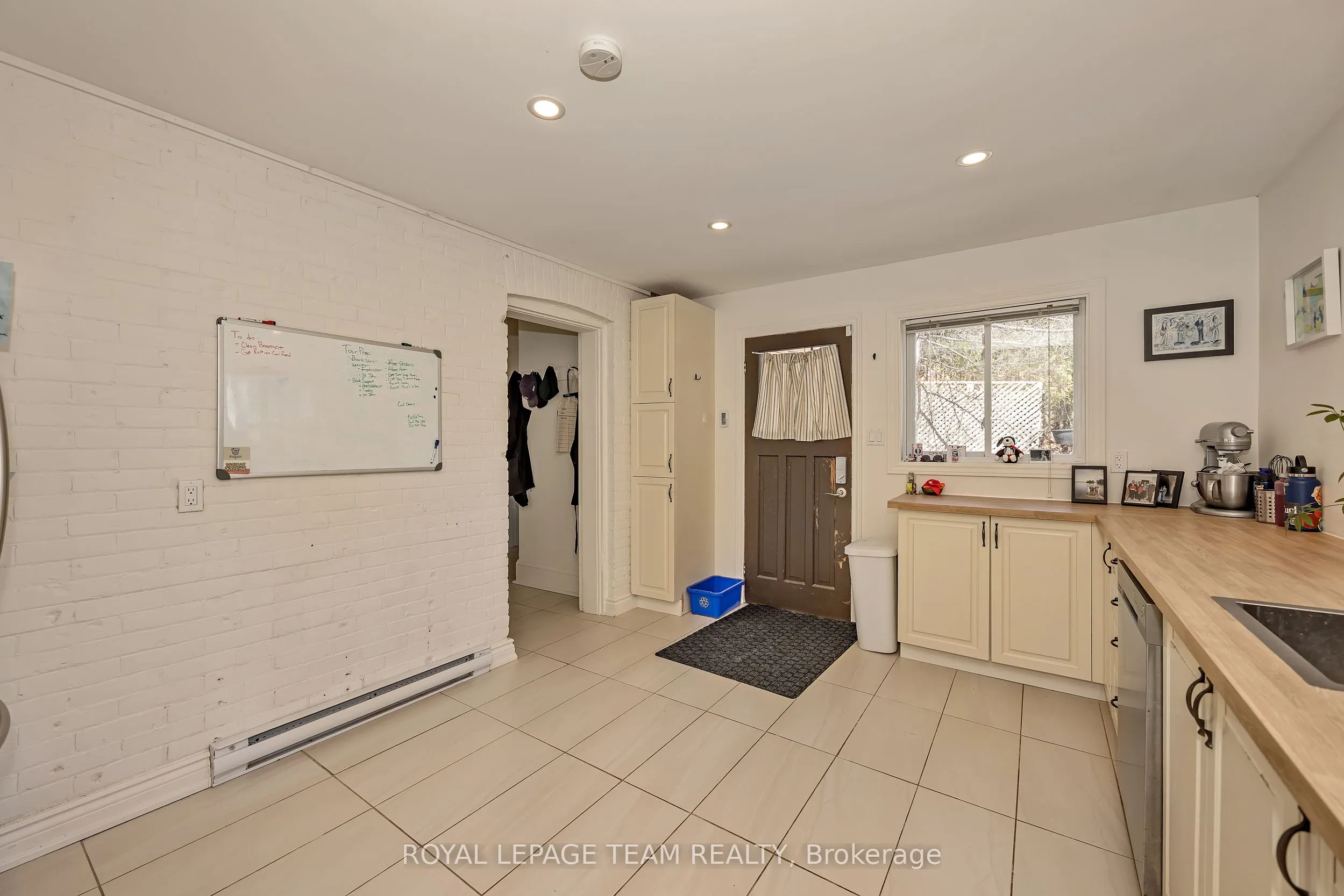 11 Sherbrooke Avenue