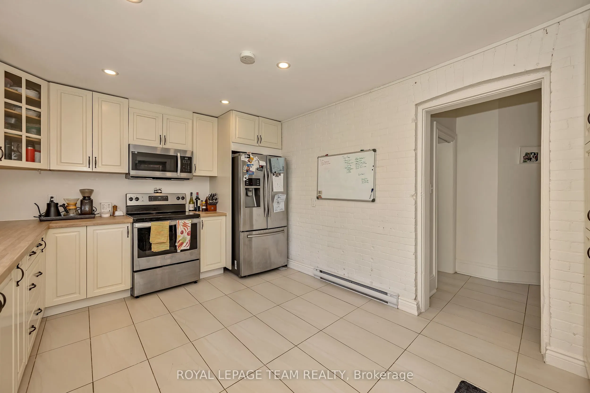 11 Sherbrooke Avenue
