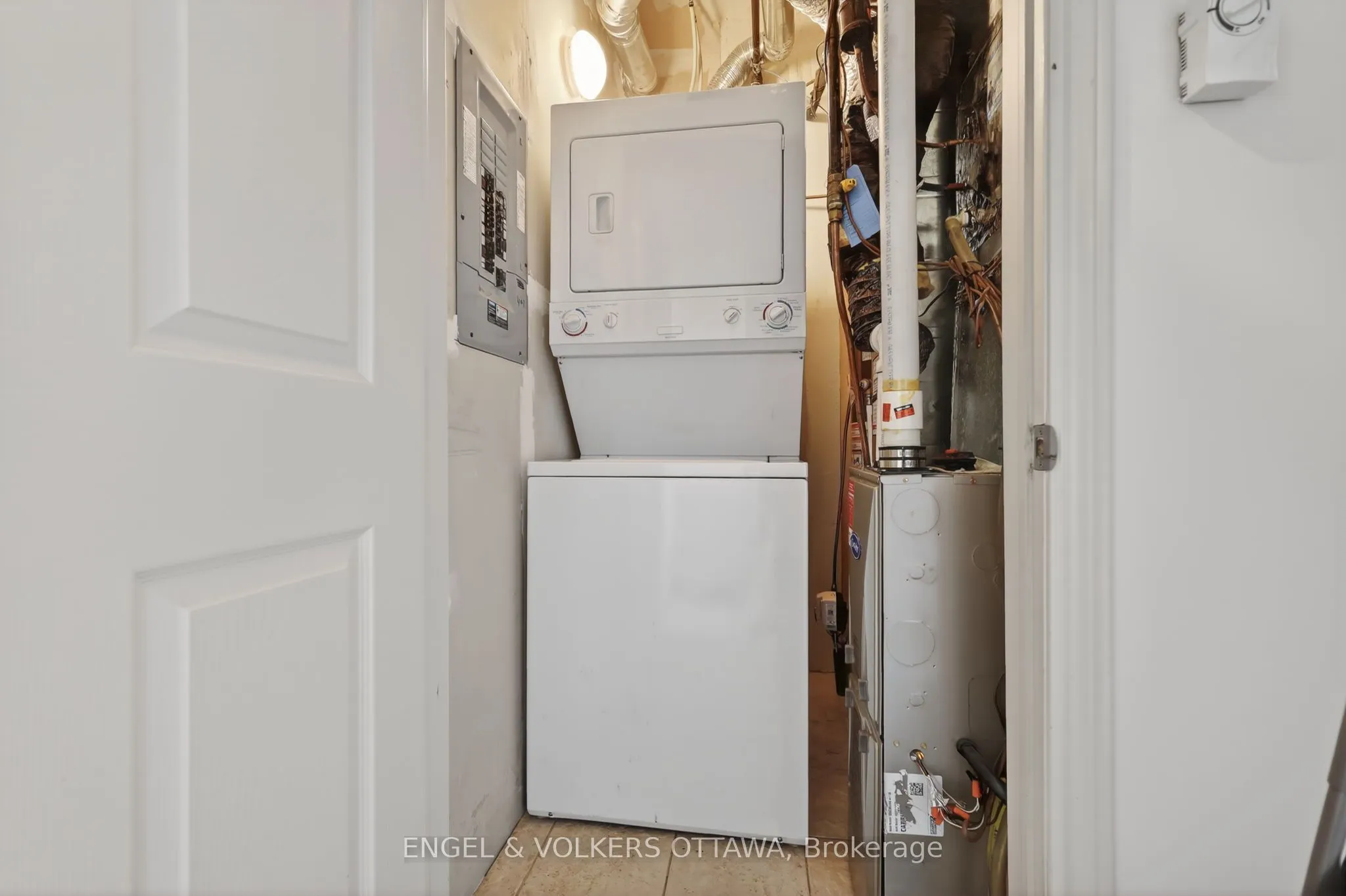 711 Churchill Avenue #401
