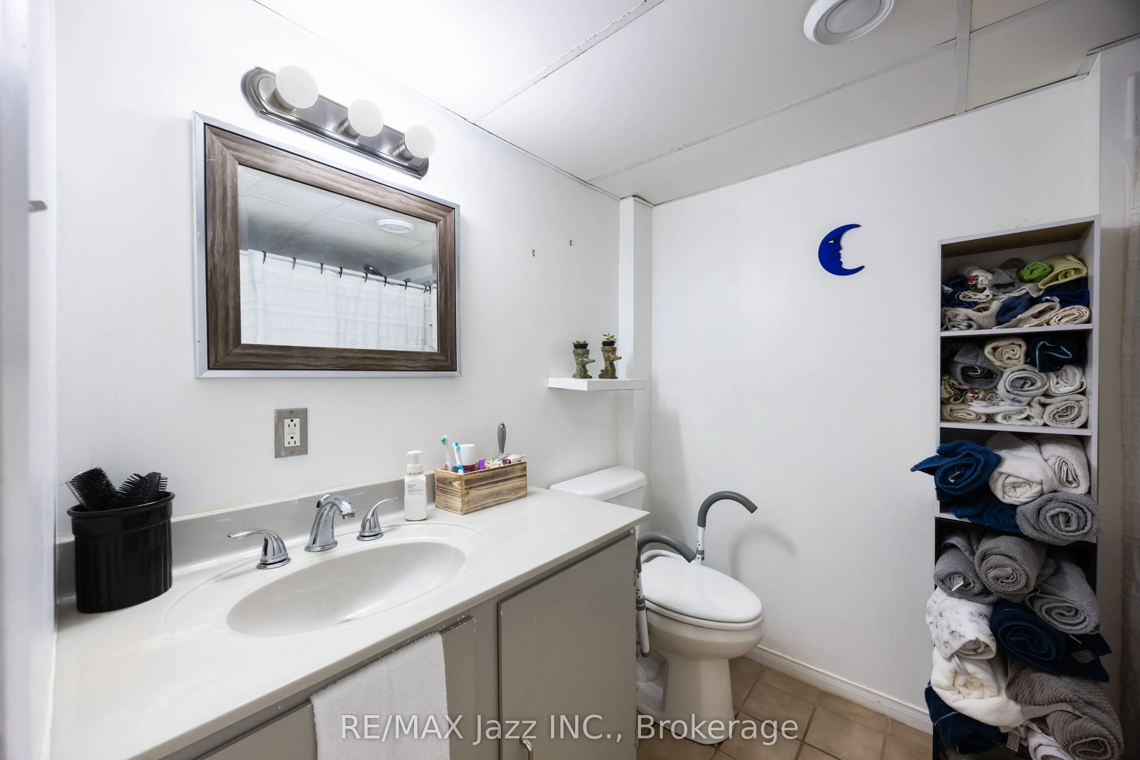 62 Crossley Drive