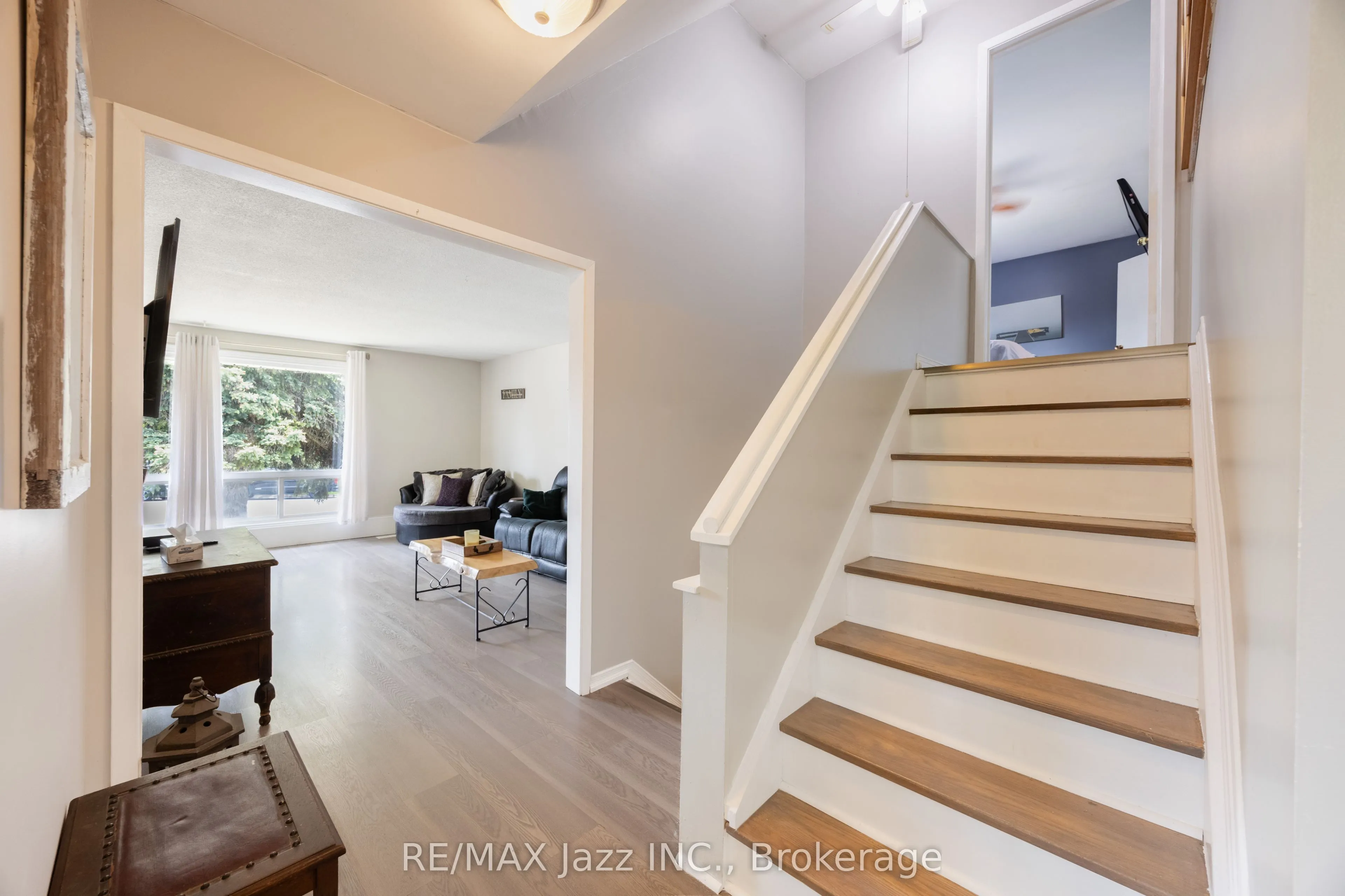 62 Crossley Drive