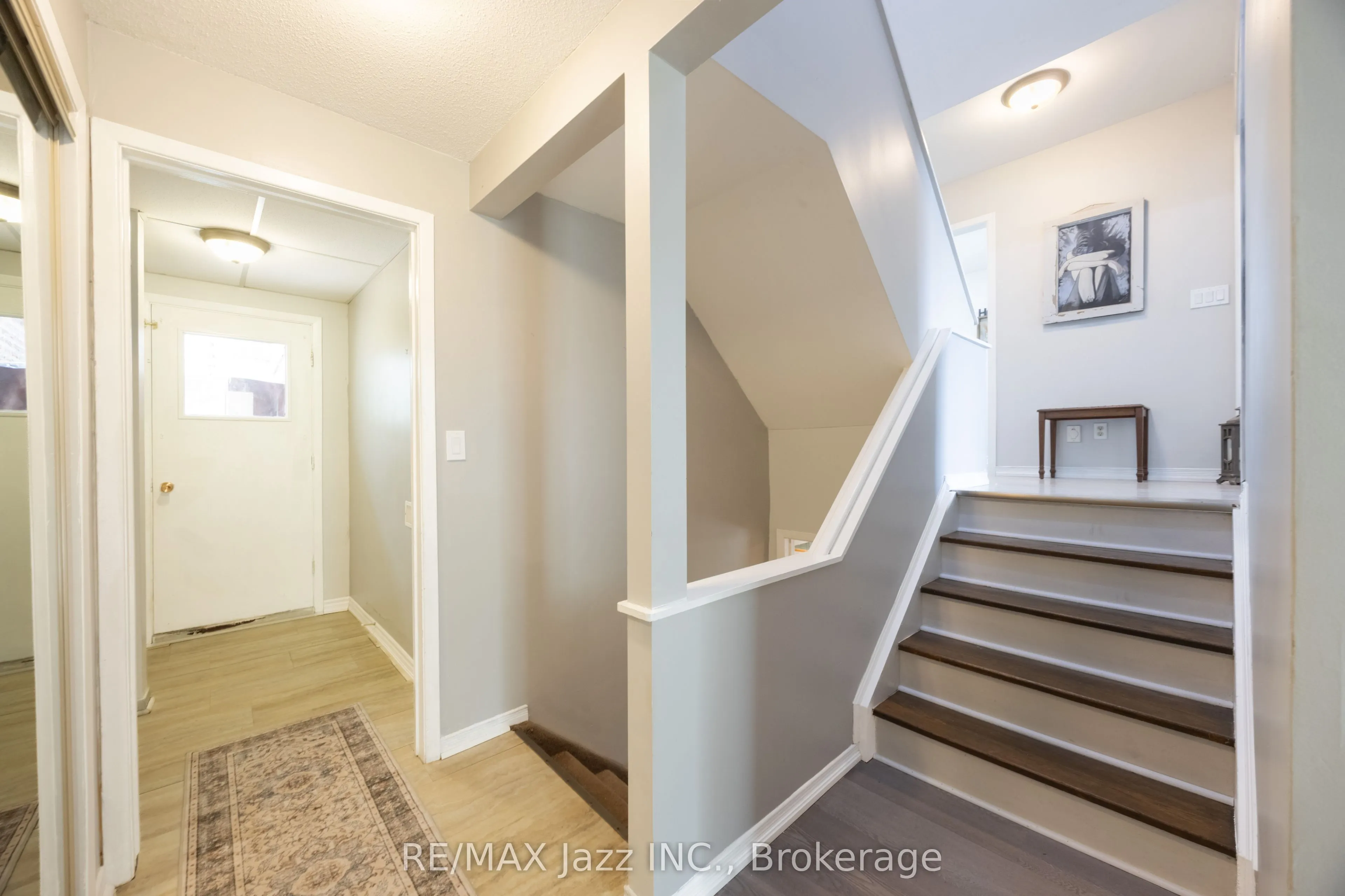 62 Crossley Drive
