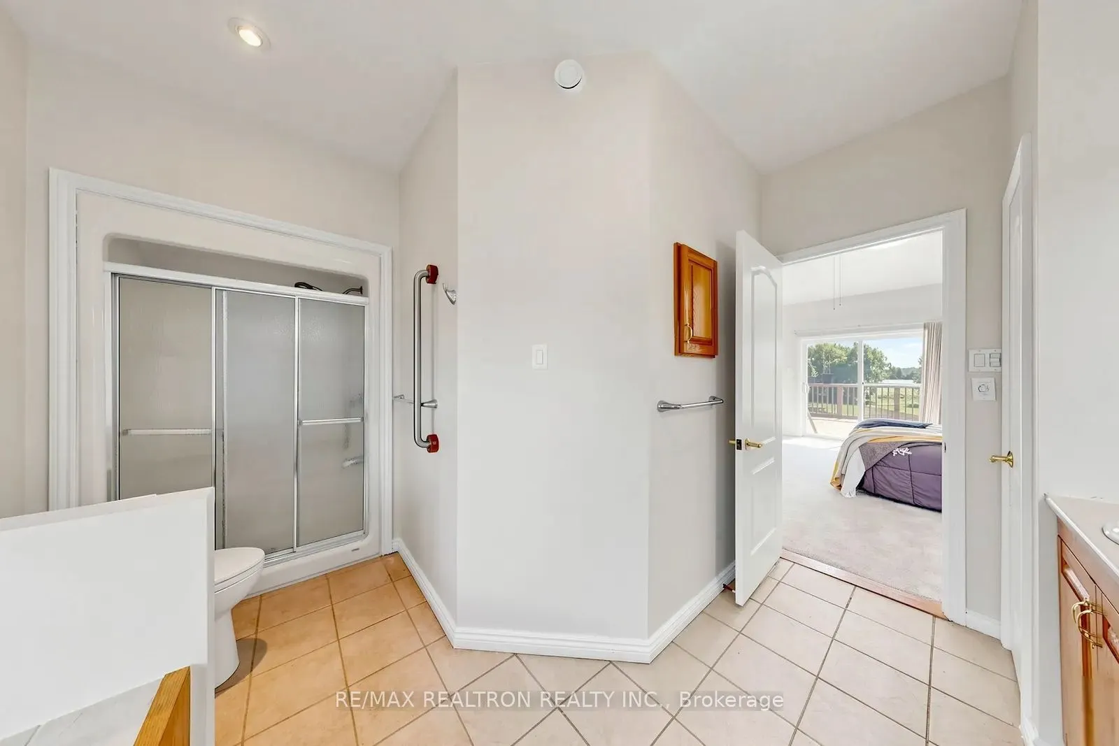 19305 Loyalist Parkway