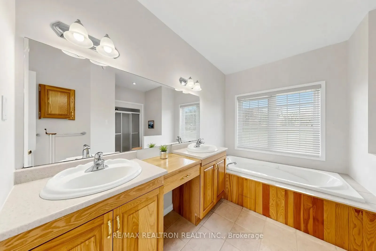 19305 Loyalist Parkway