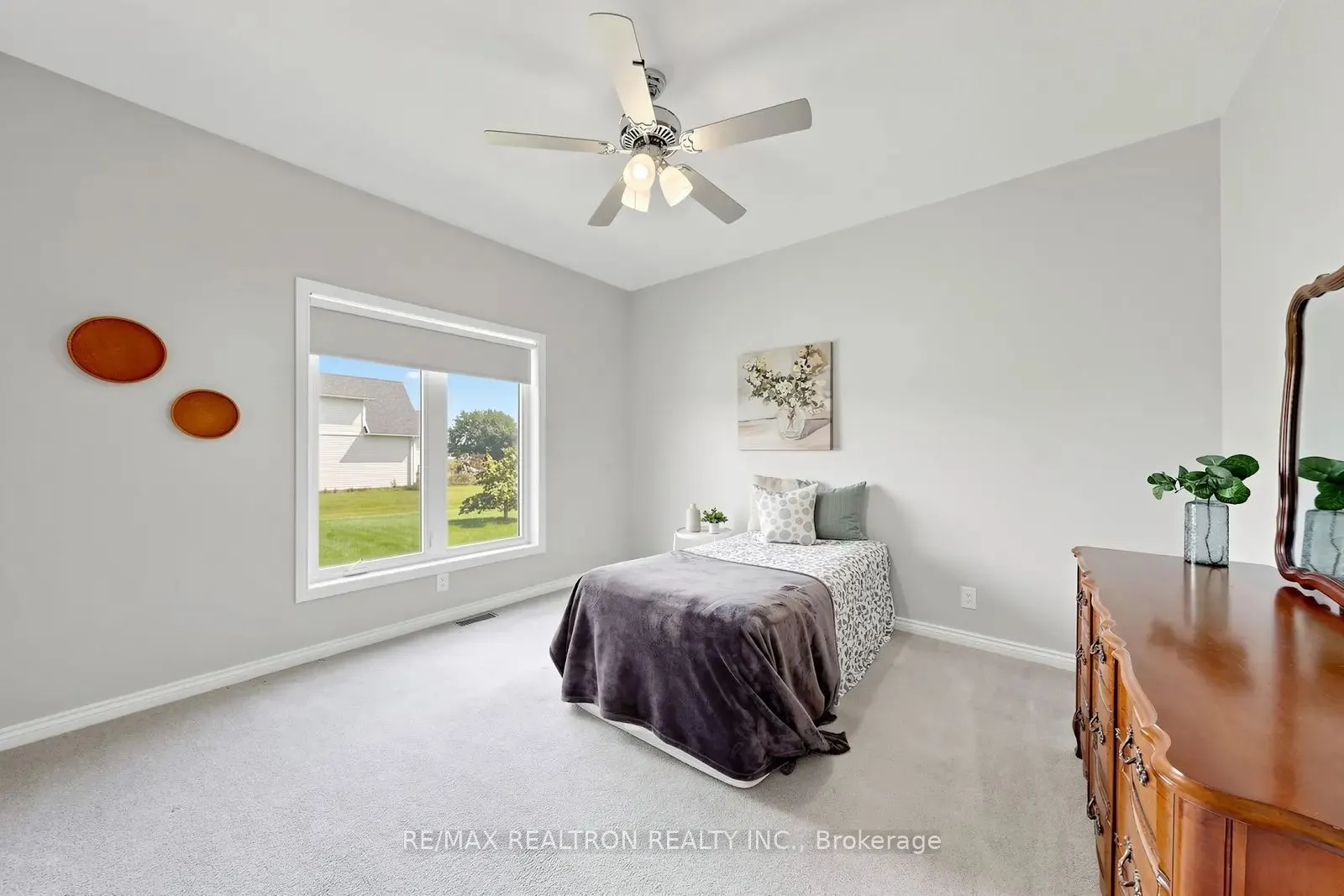 19305 Loyalist Parkway