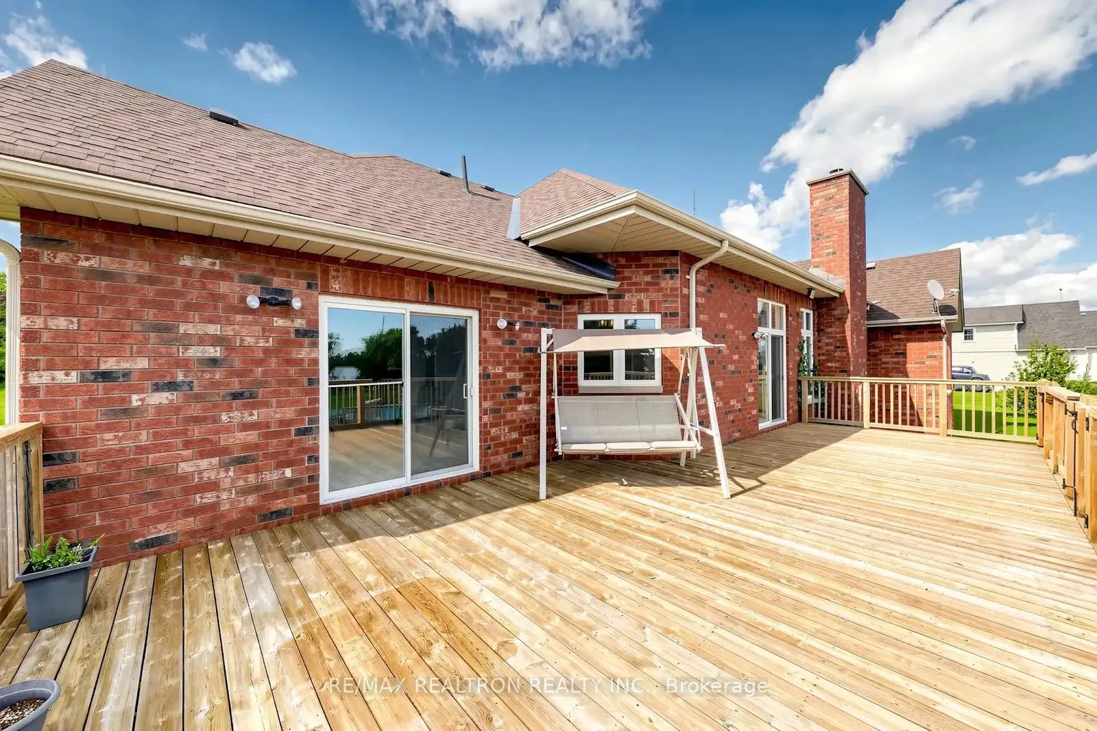 19305 Loyalist Parkway