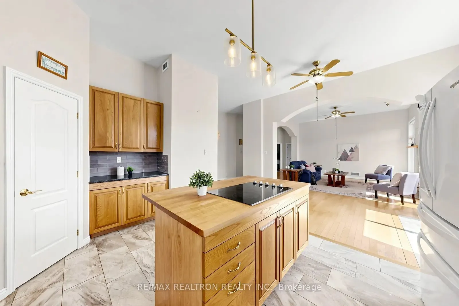 19305 Loyalist Parkway
