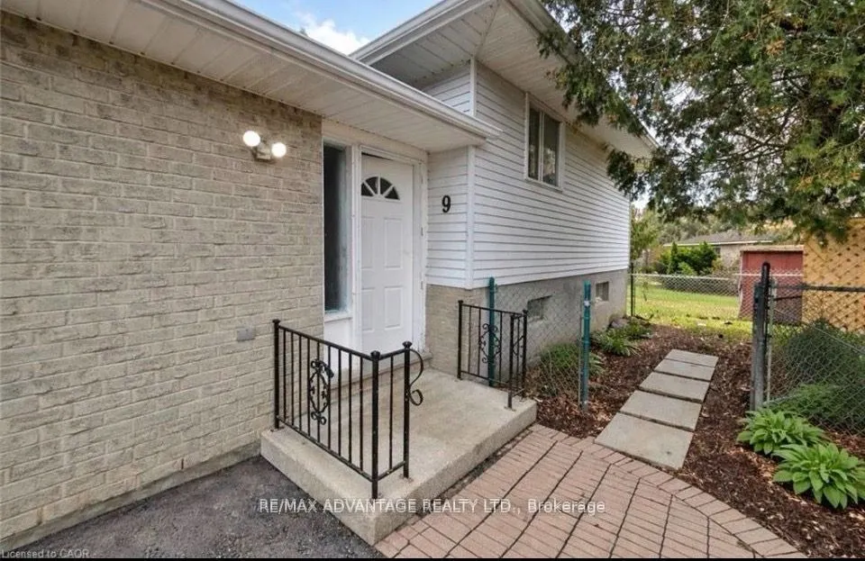 9 Camelot Crescent