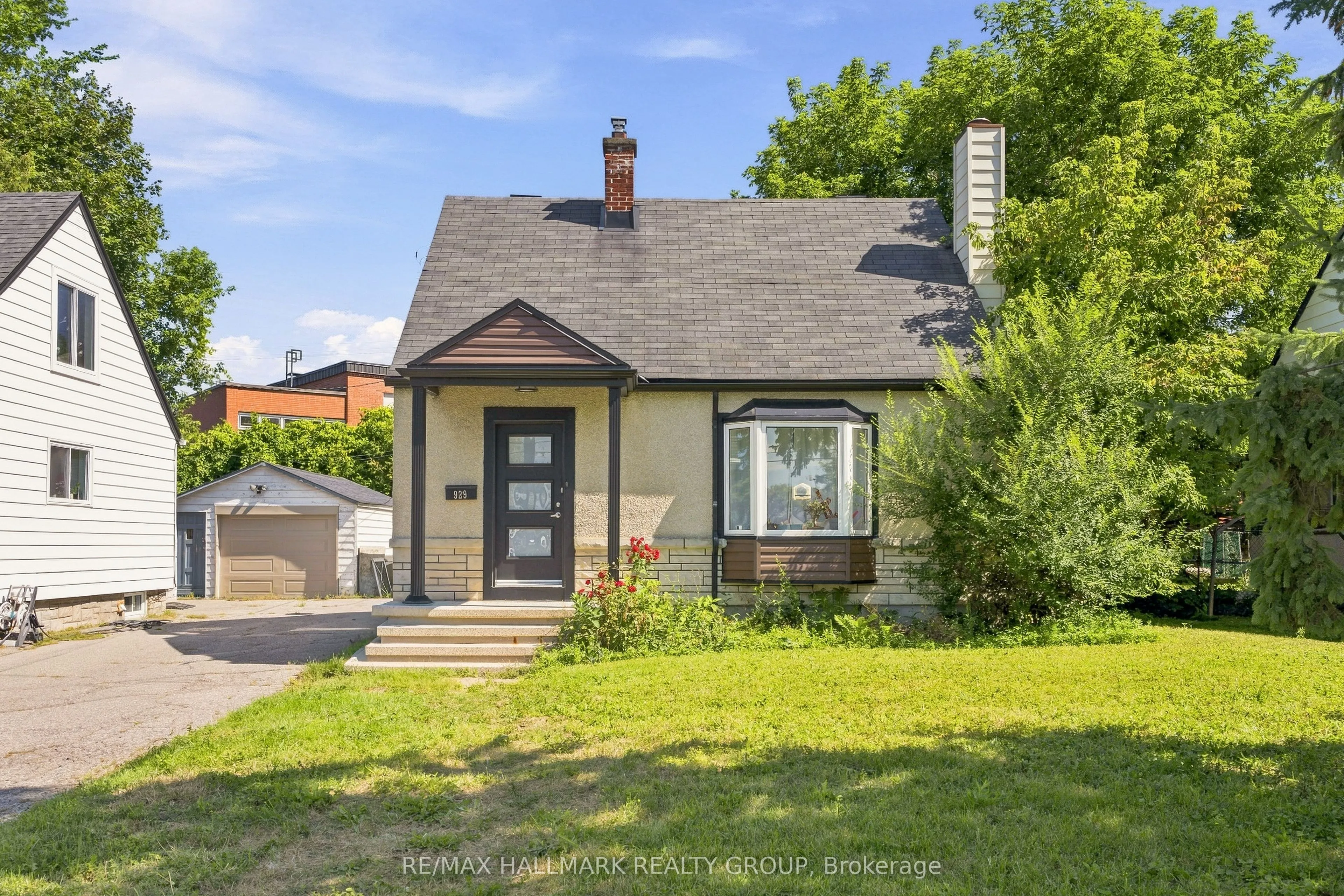 929 Merivale Road