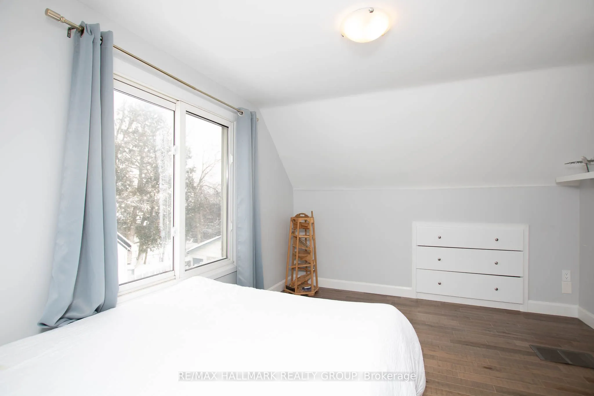 929 Merivale Road