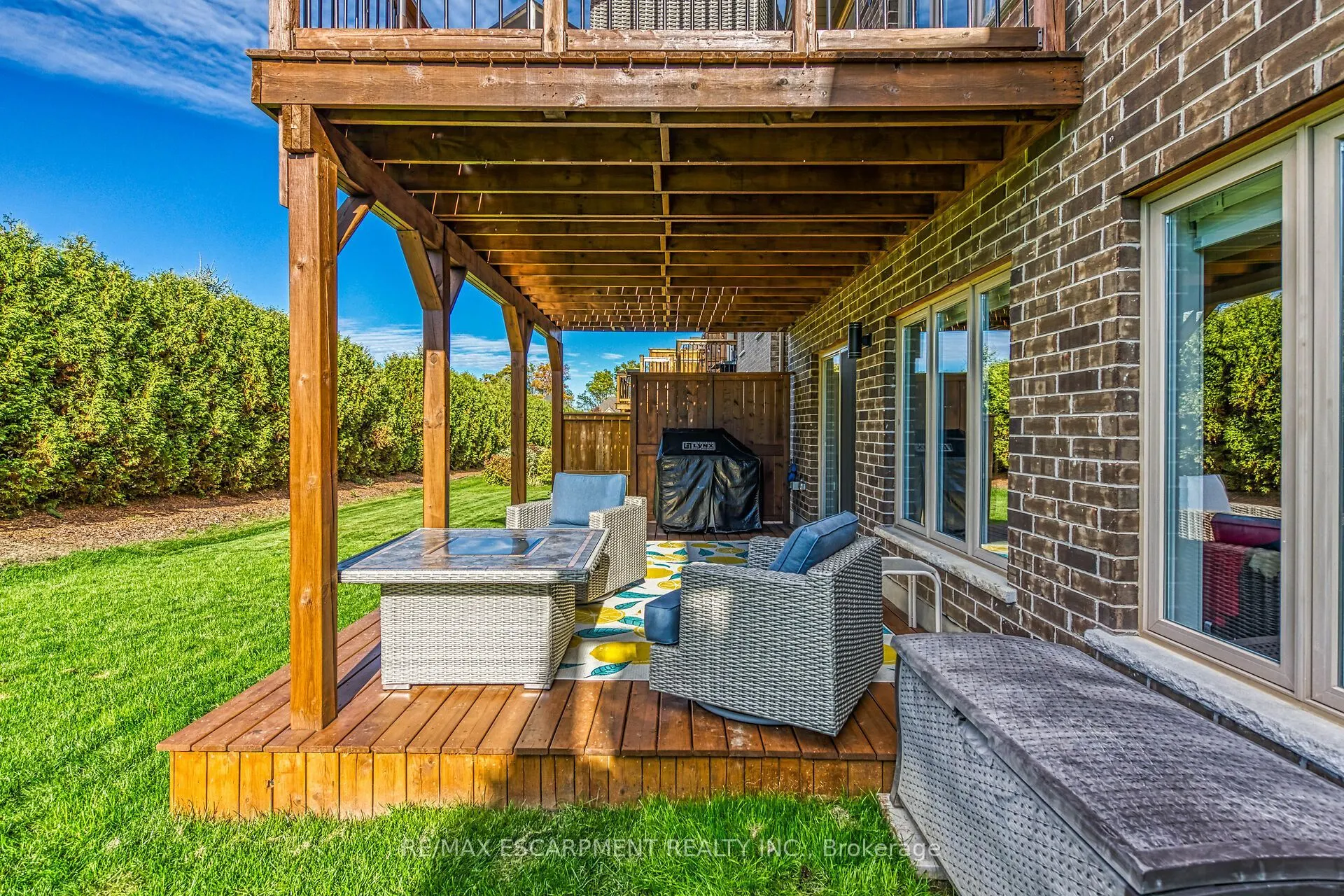 24 CHESTNUT Drive