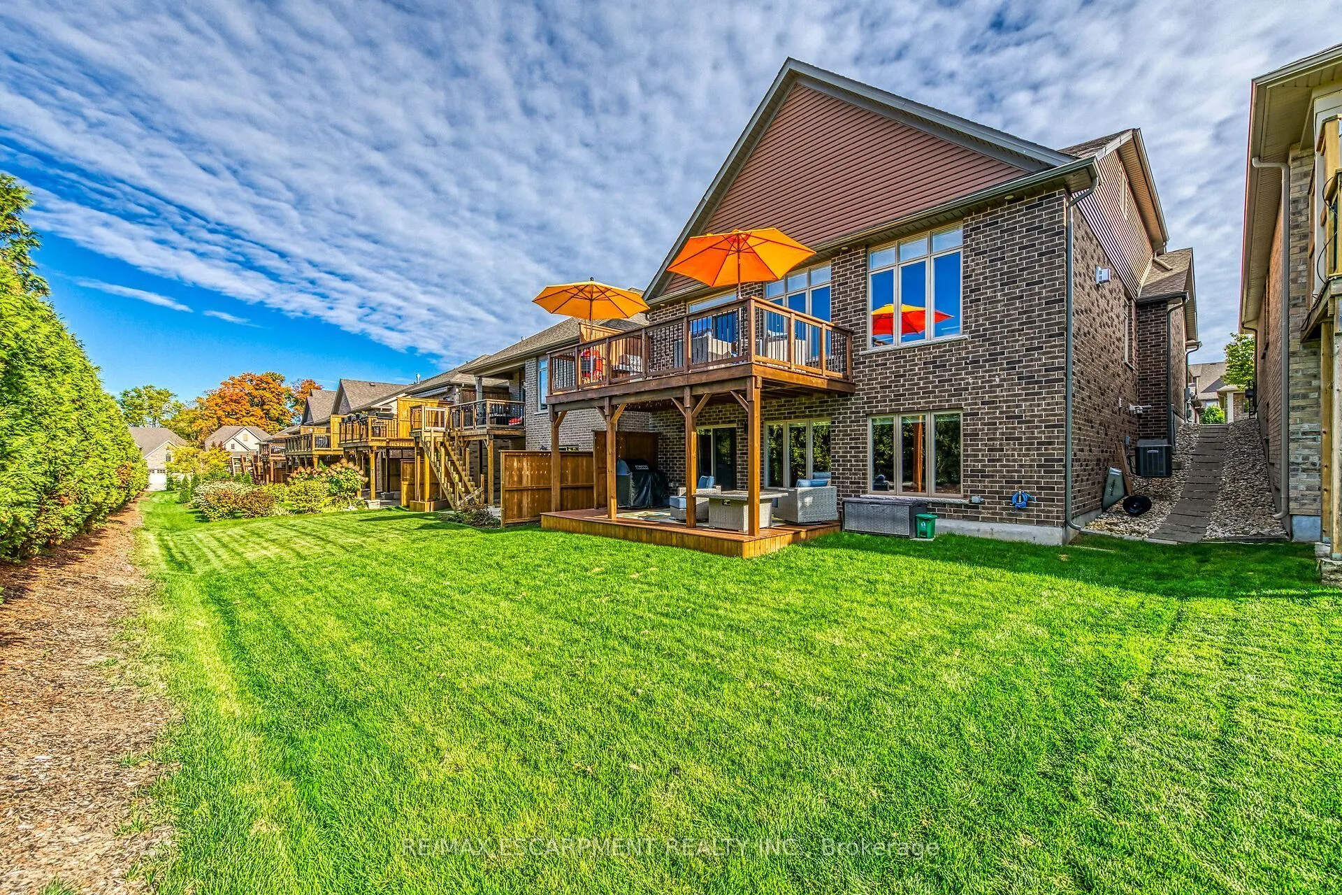 24 CHESTNUT Drive