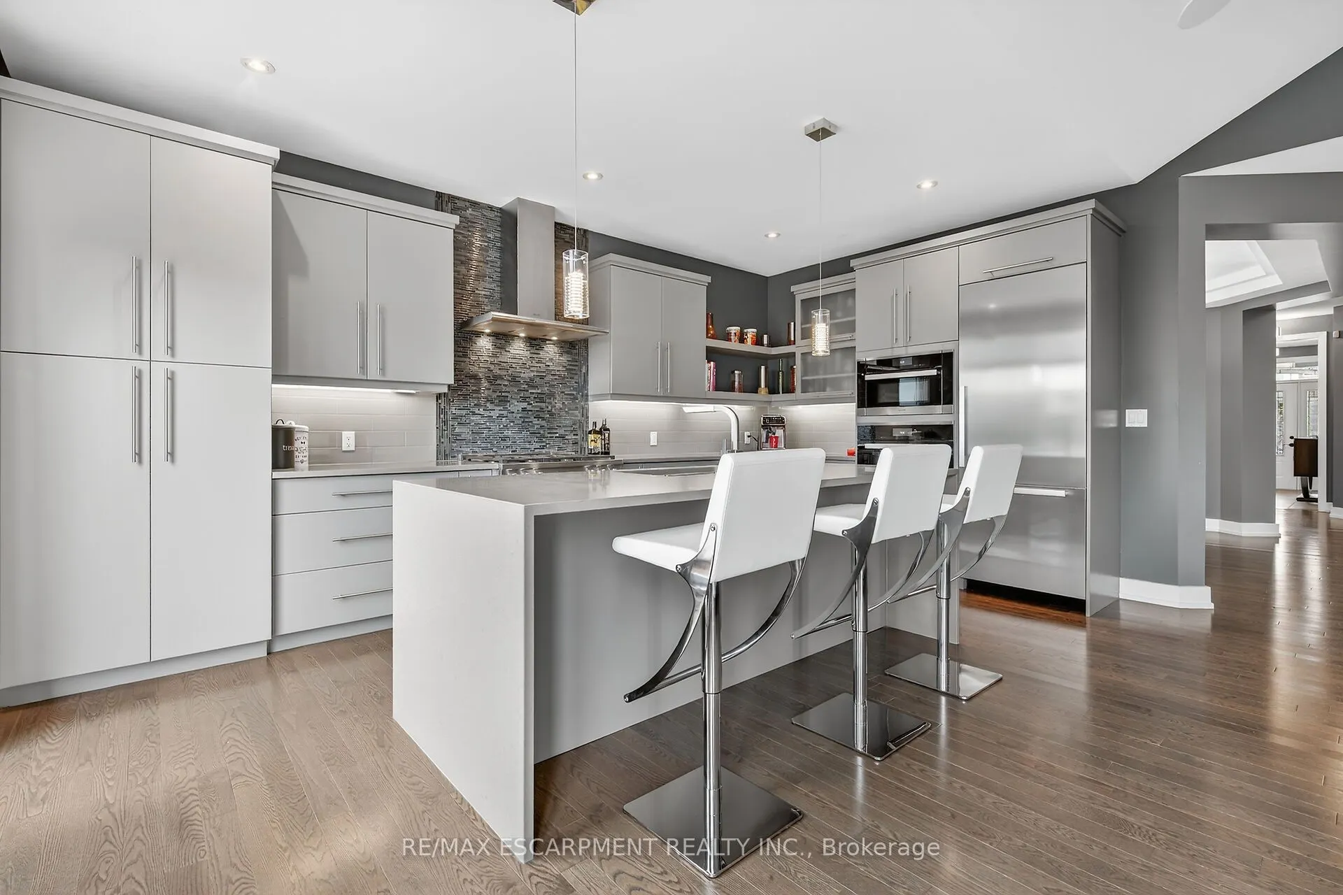 24 CHESTNUT Drive
