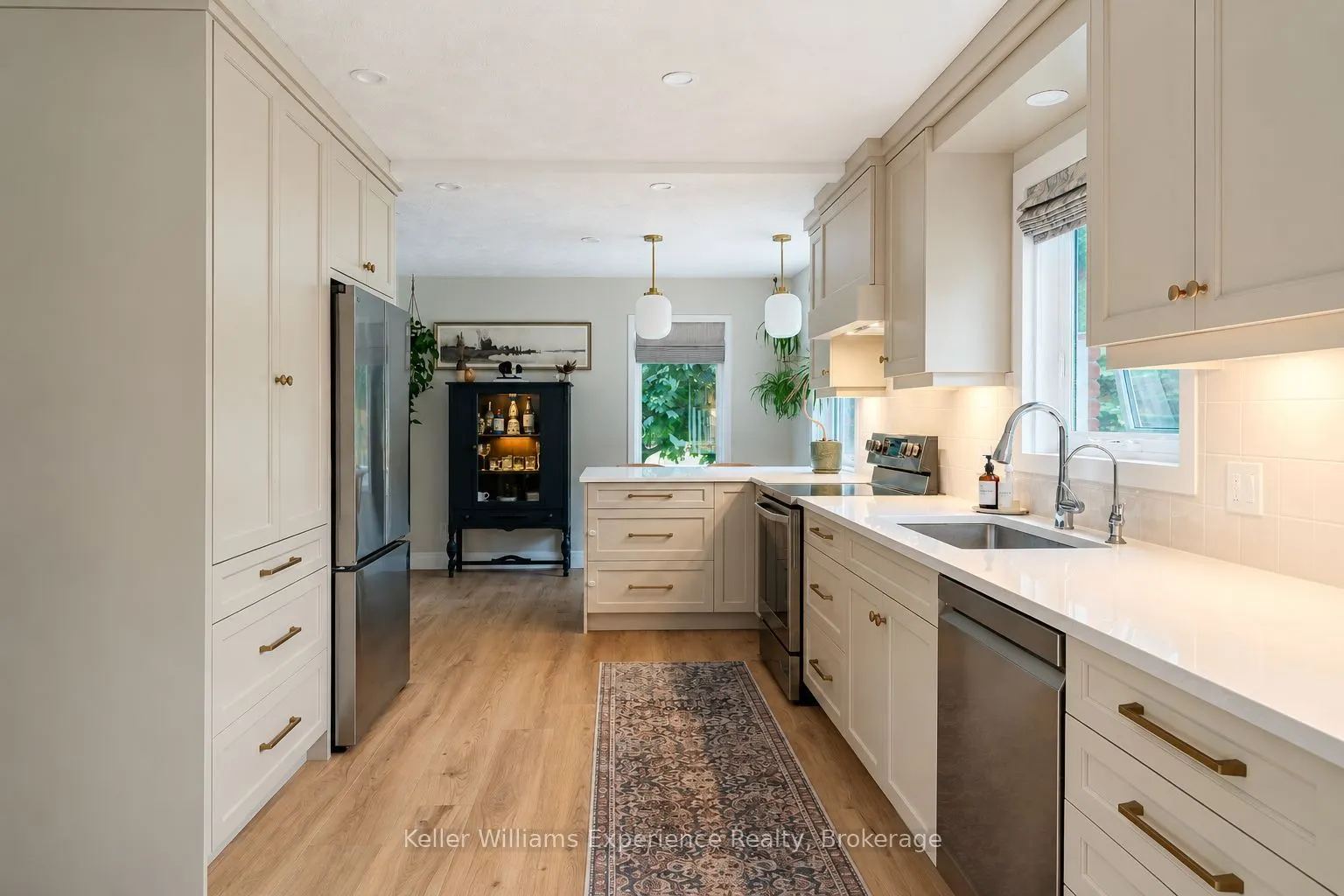 300 4th Avenue W