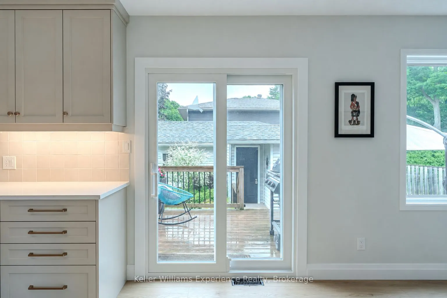 300 4th Avenue W