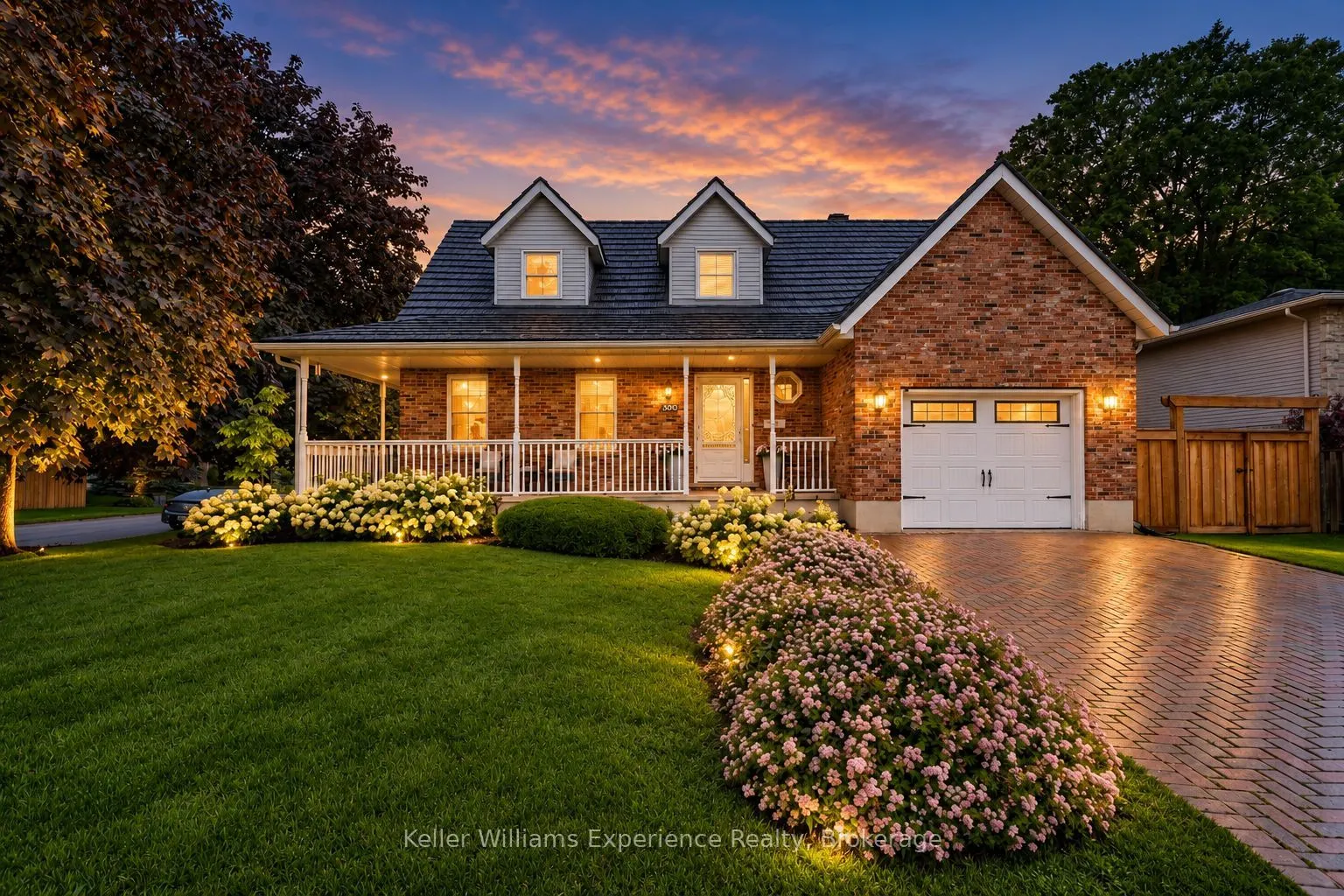 300 4th Avenue W