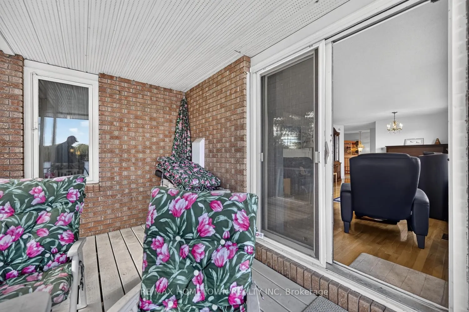 5873 Rideau Valley Drive N