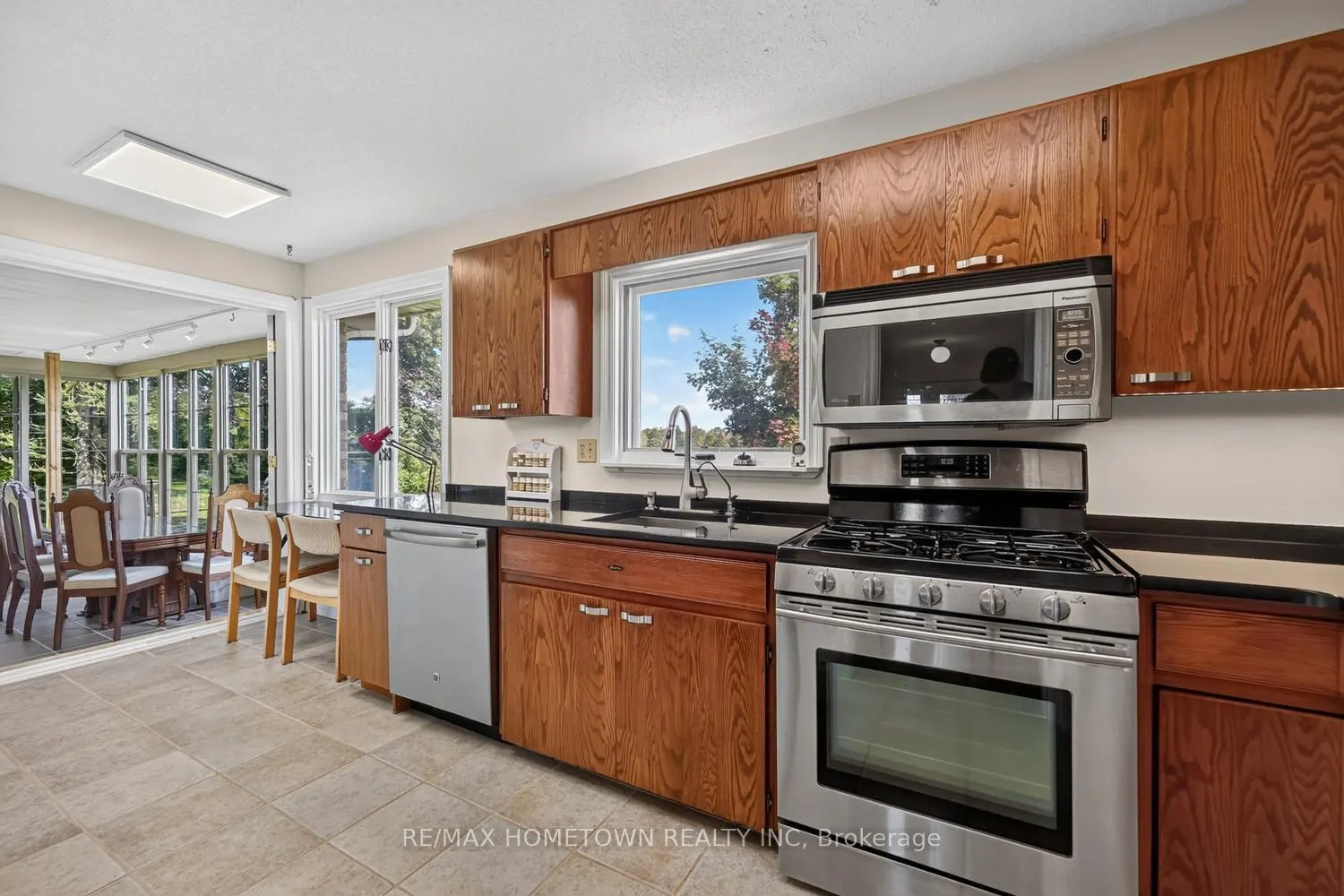5873 Rideau Valley Drive N